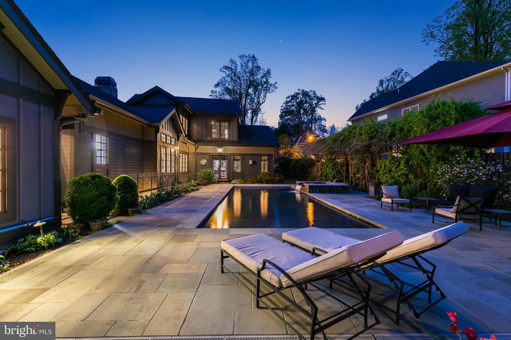 608 Timber Ln