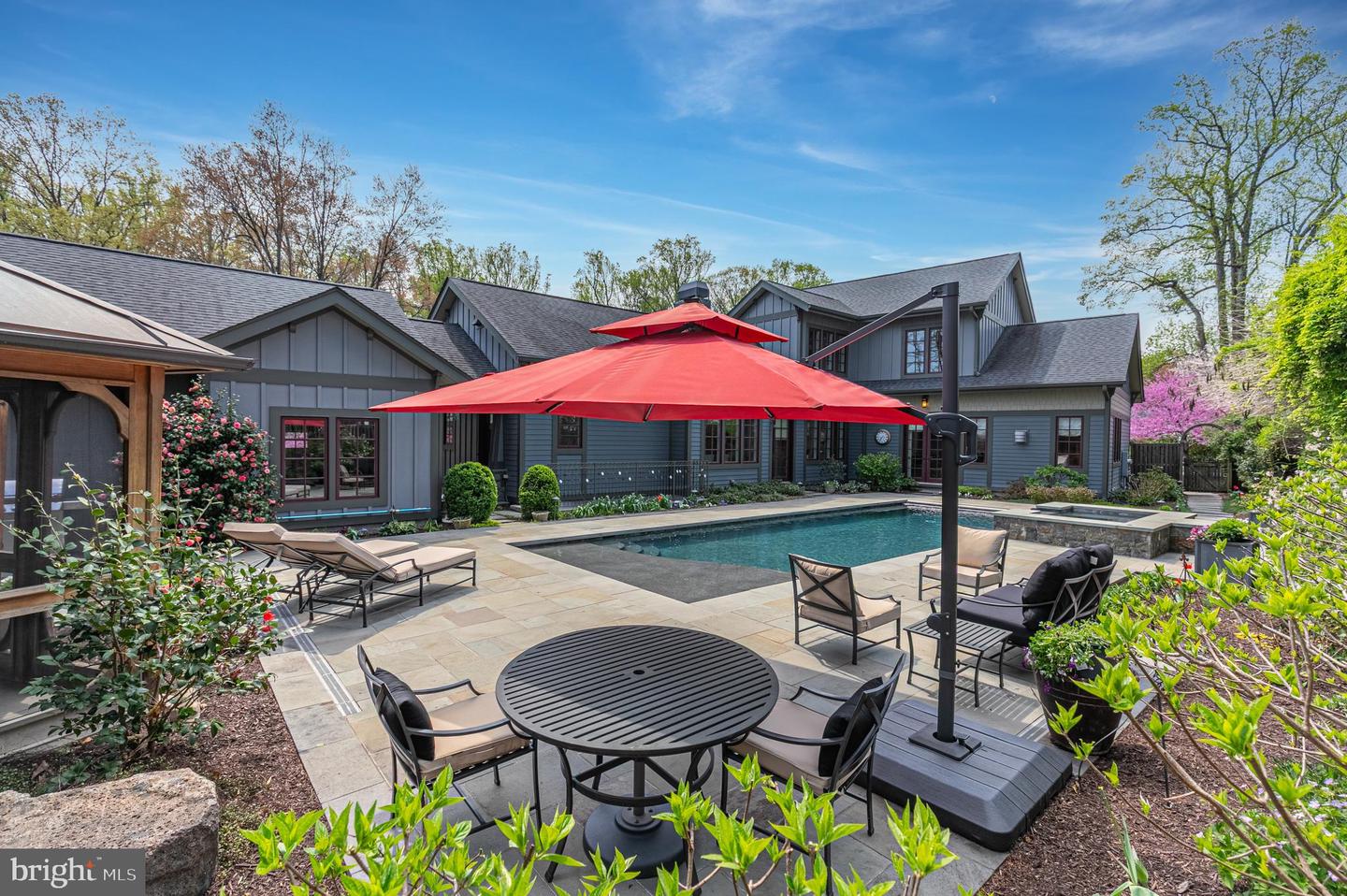 608 Timber Ln