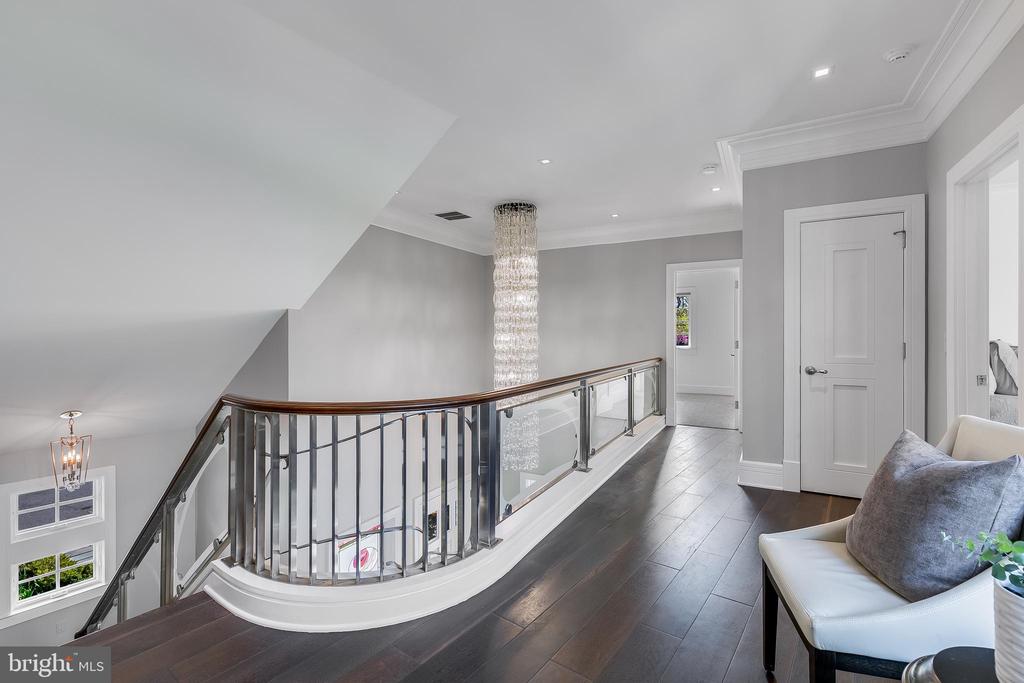 608 Timber Ln