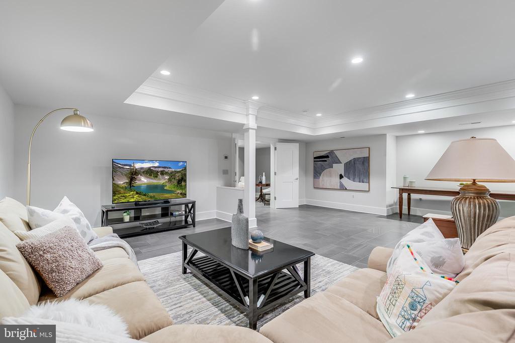608 Timber Ln