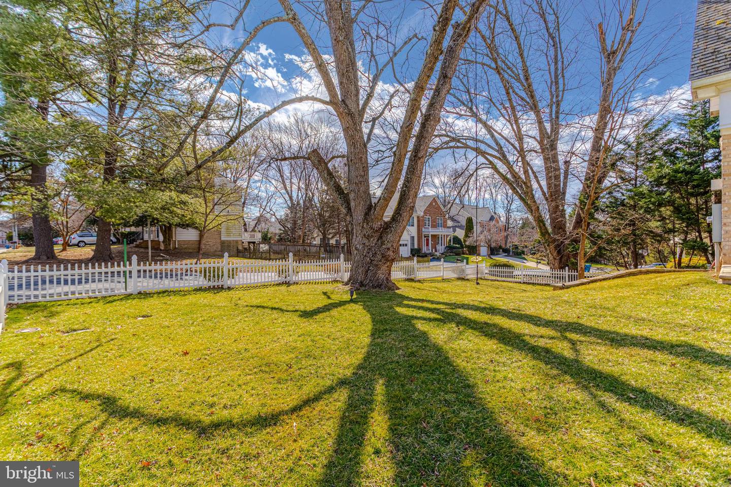 1206 SUMMIT ROAD