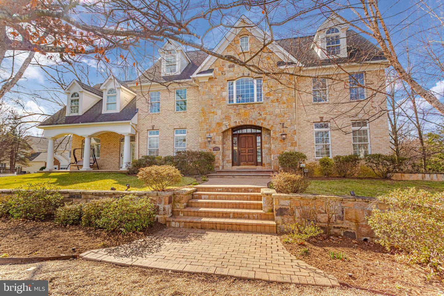 1206 SUMMIT ROAD