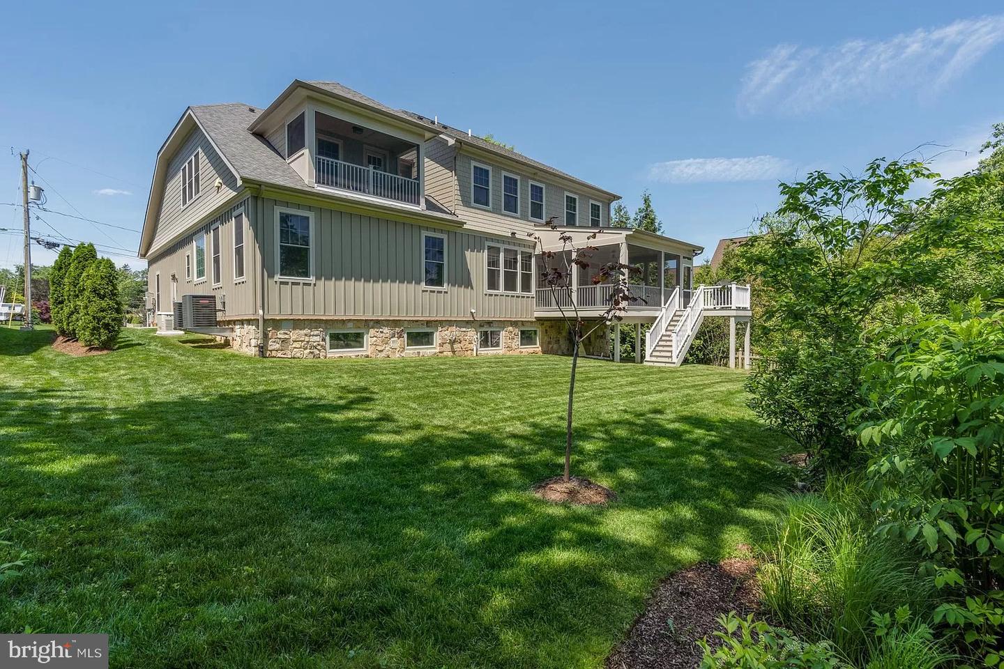 7106 THRASHER ROAD
