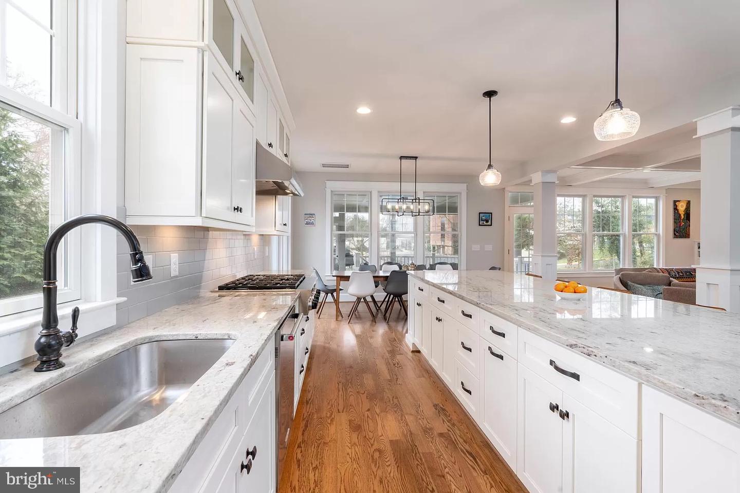 7106 THRASHER ROAD