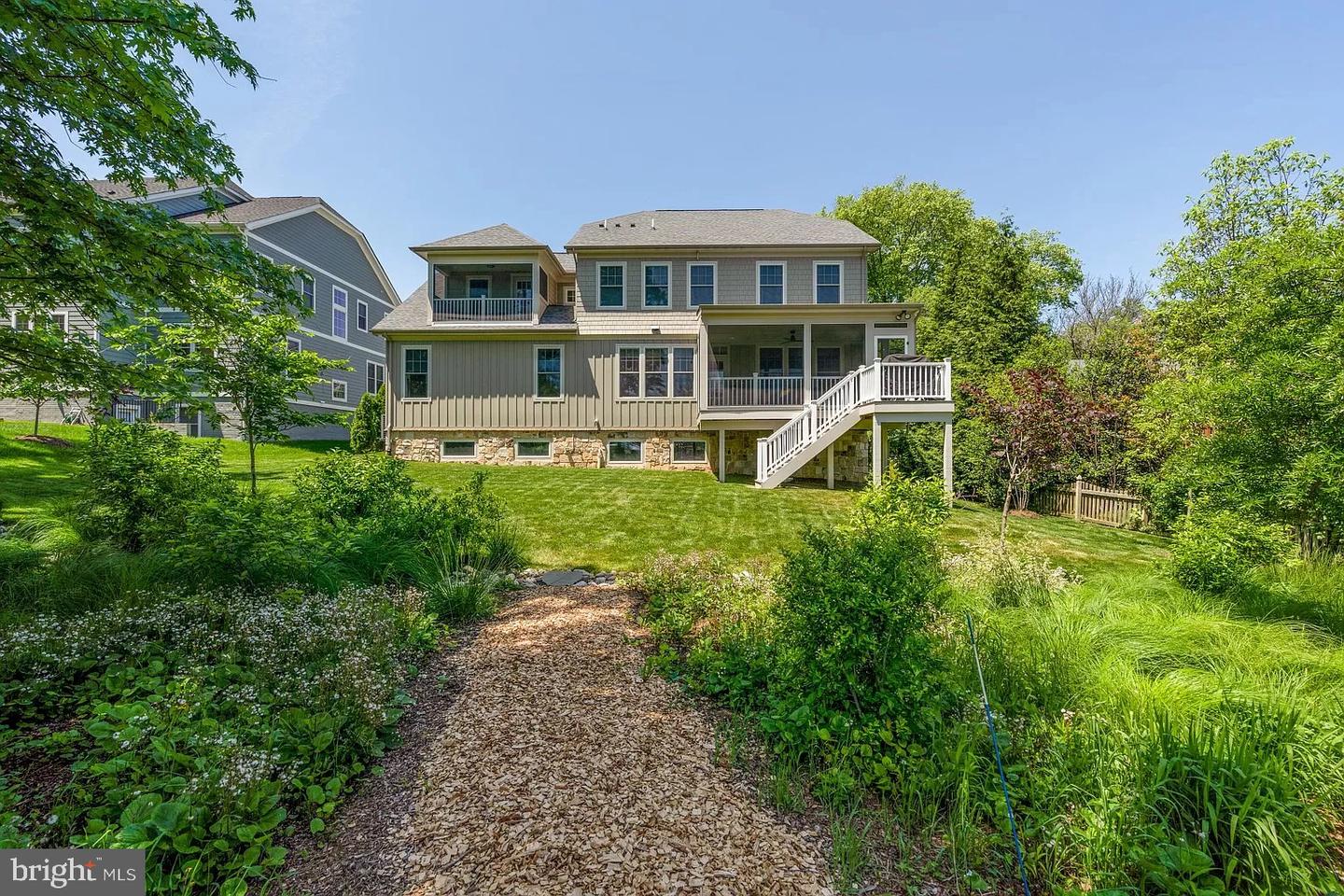 7106 THRASHER ROAD