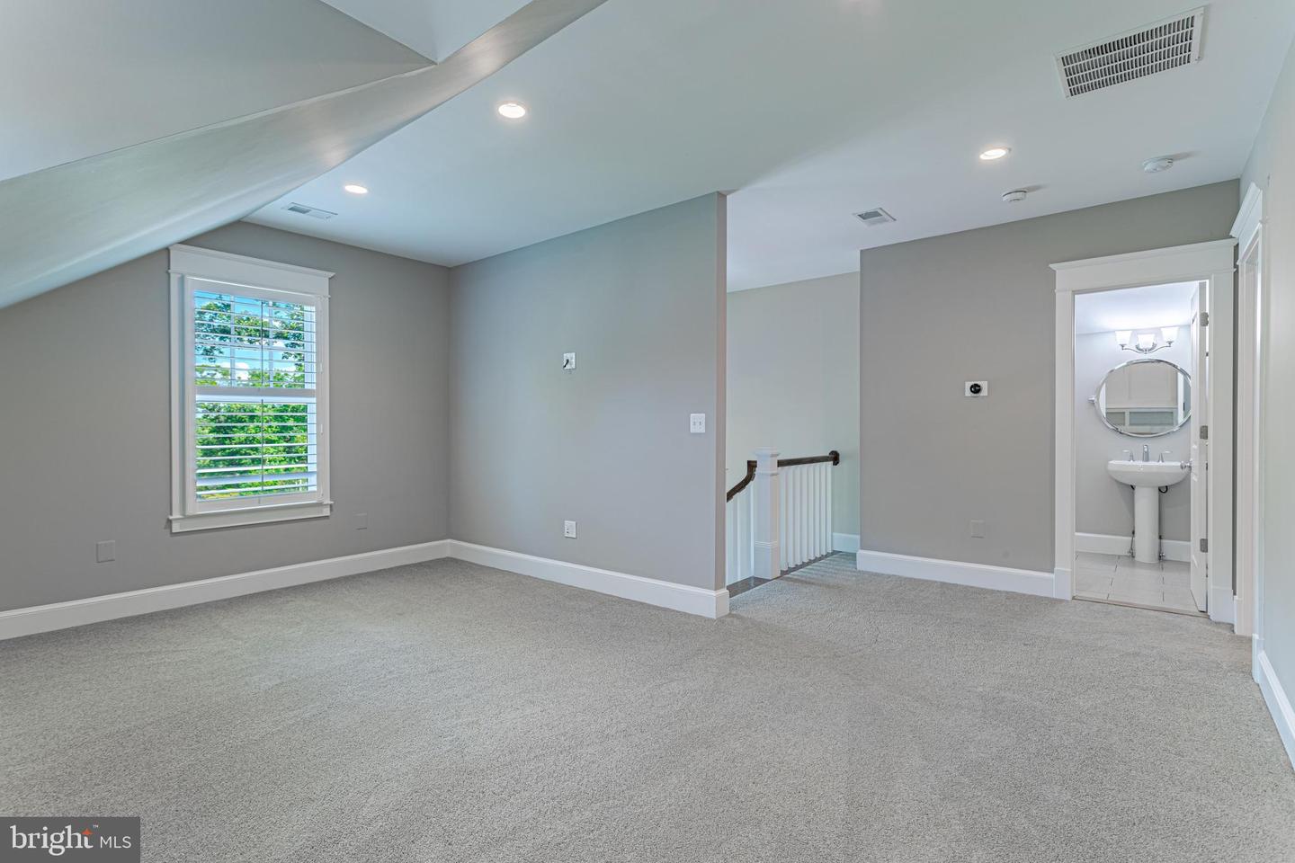 1478 WAGGAMAN CIRCLE