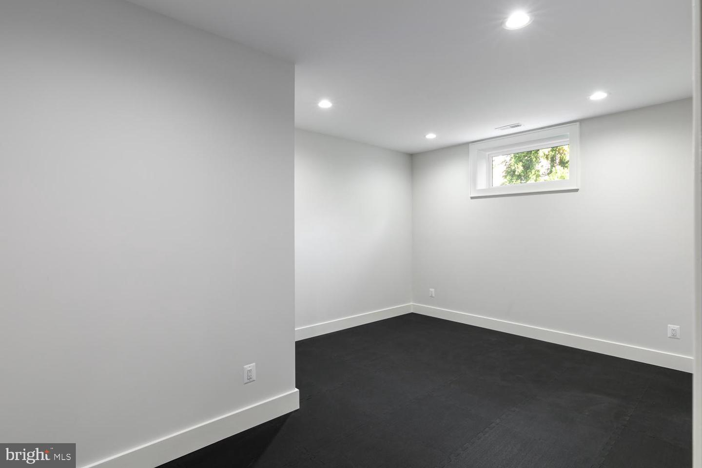 6033 Corland Ct