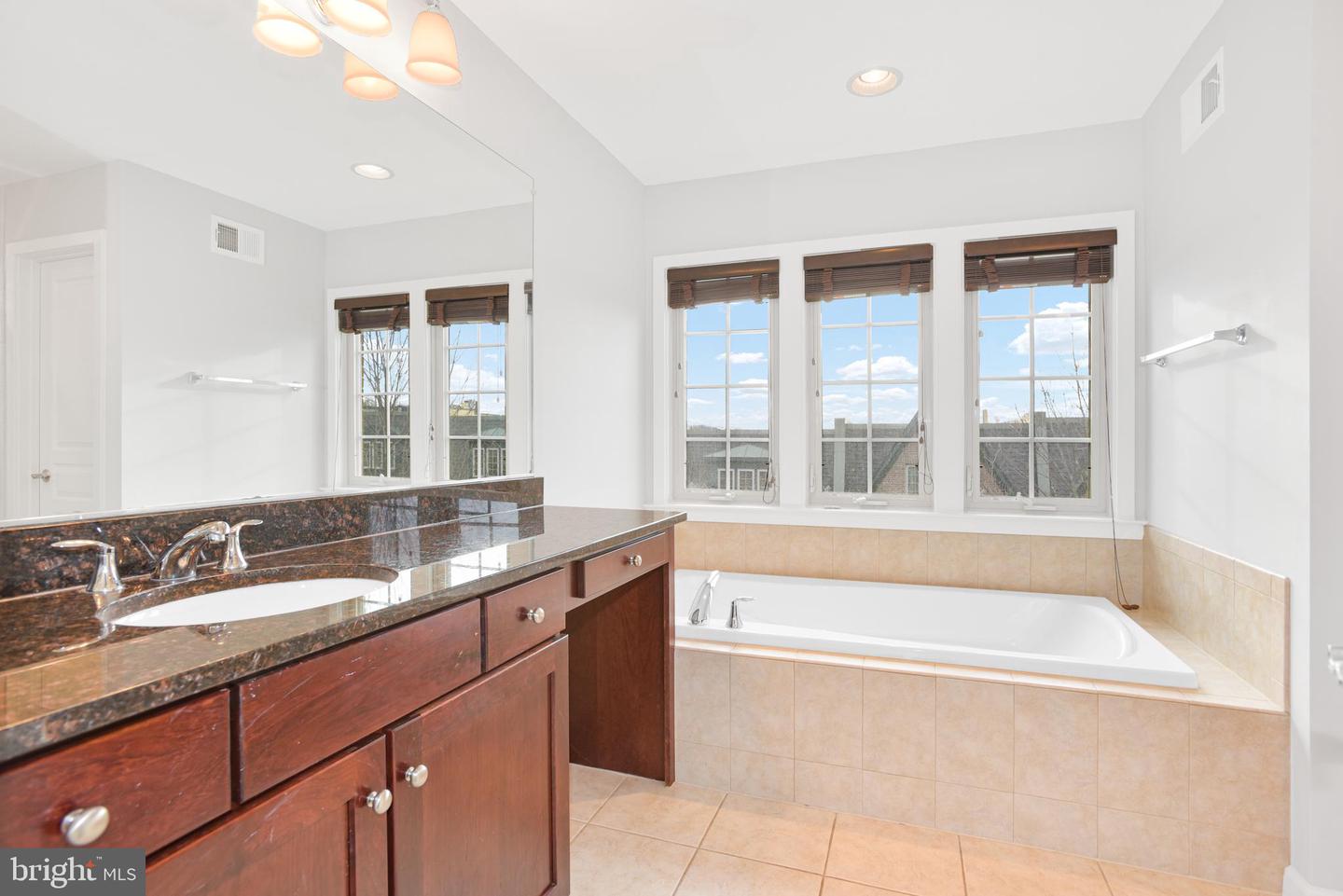 9696 CEDAR FARM CIRCLE