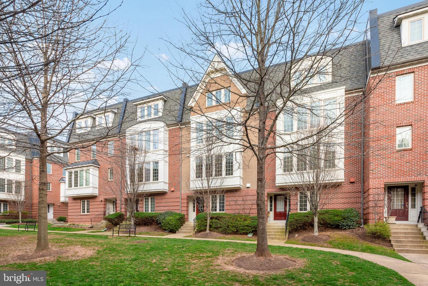 9696 CEDAR FARM CIRCLE