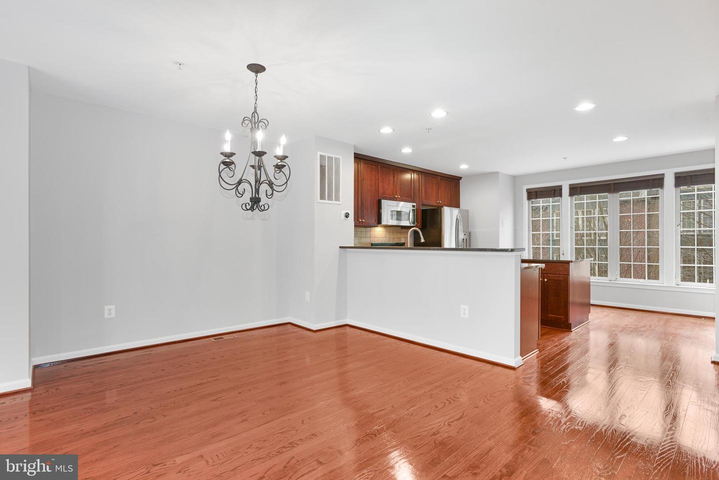 9696 CEDAR FARM CIRCLE