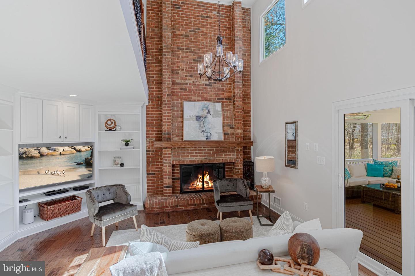 12188 HOLLY KNOLL CIRCLE