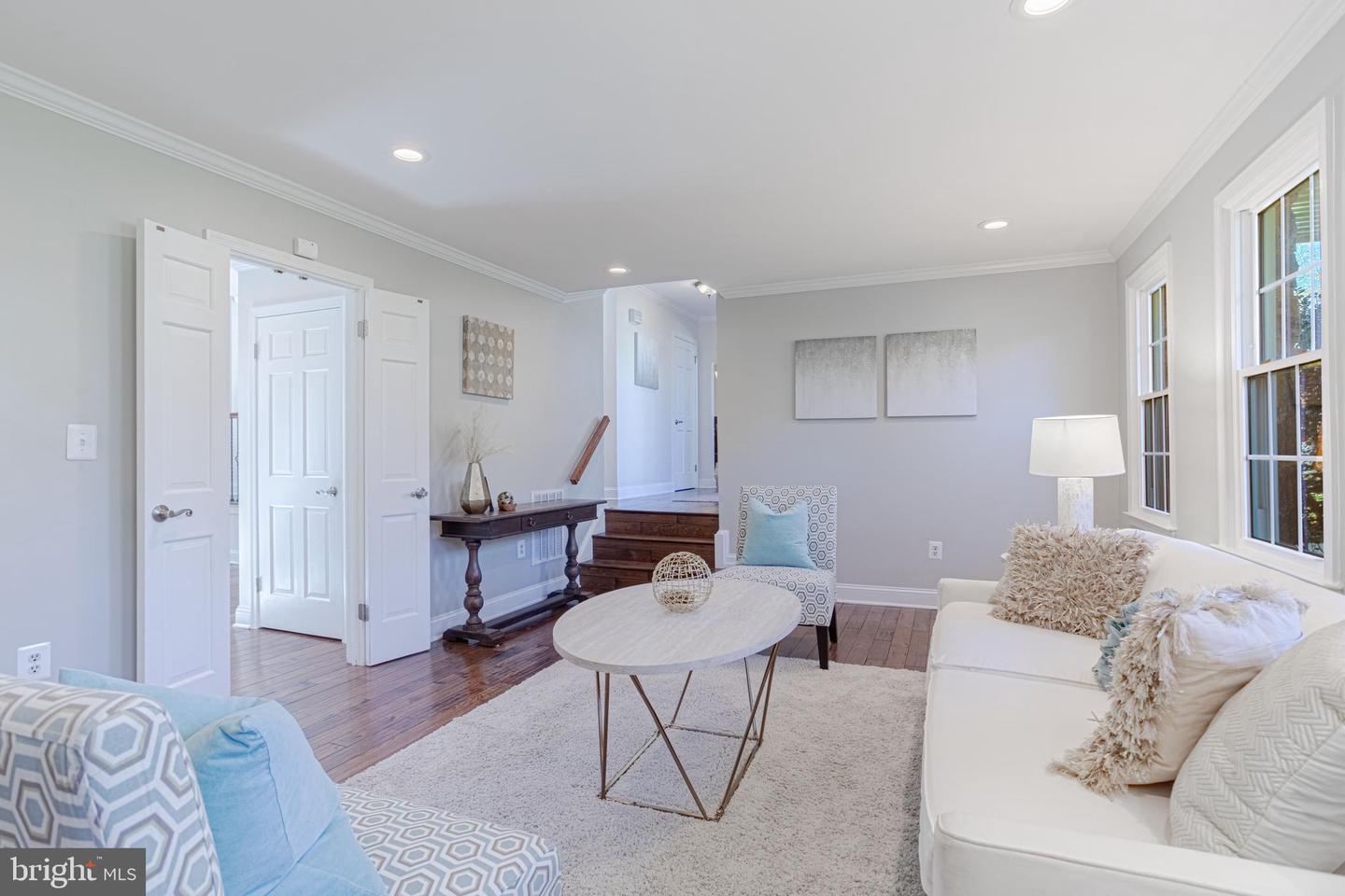 12188 HOLLY KNOLL CIRCLE
