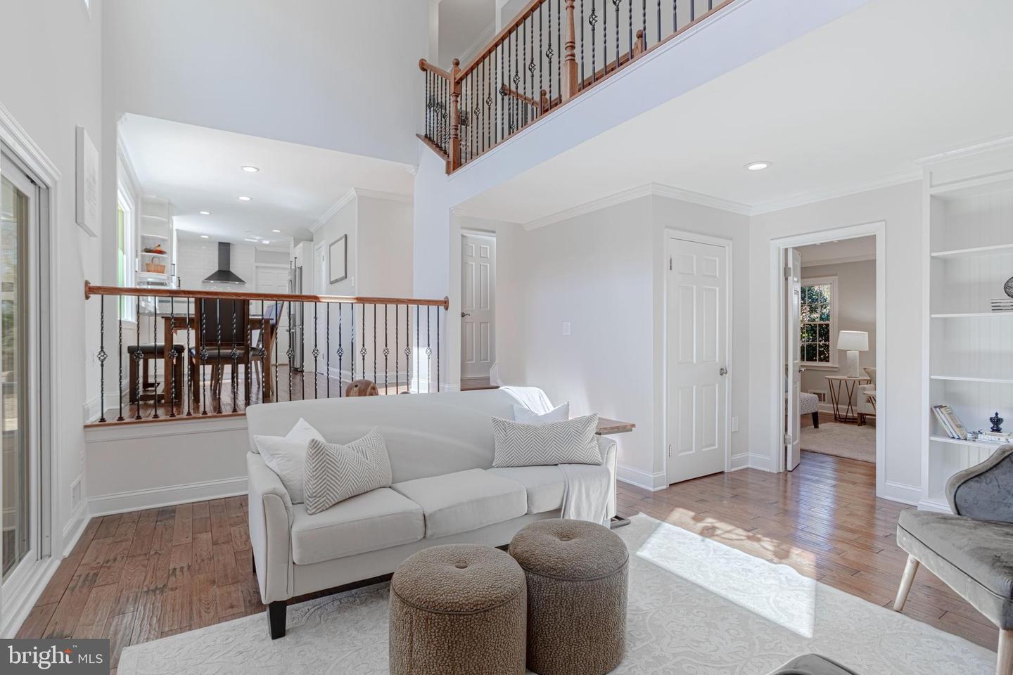 12188 HOLLY KNOLL CIRCLE