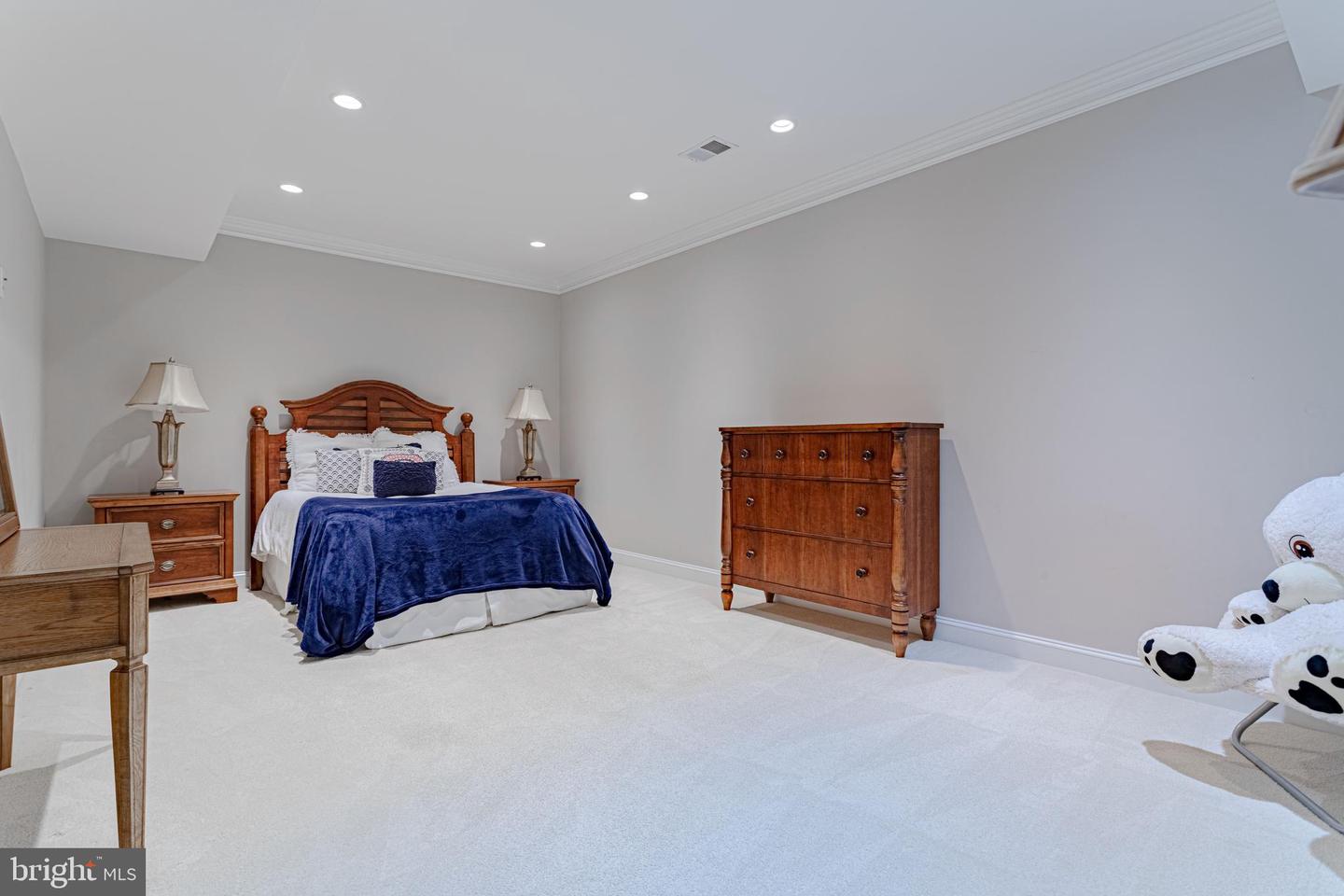 7112 ELIZABETH DRIVE