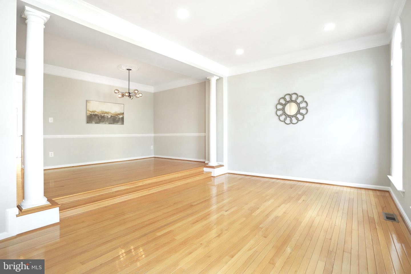 2812 CLAUDIA COURT