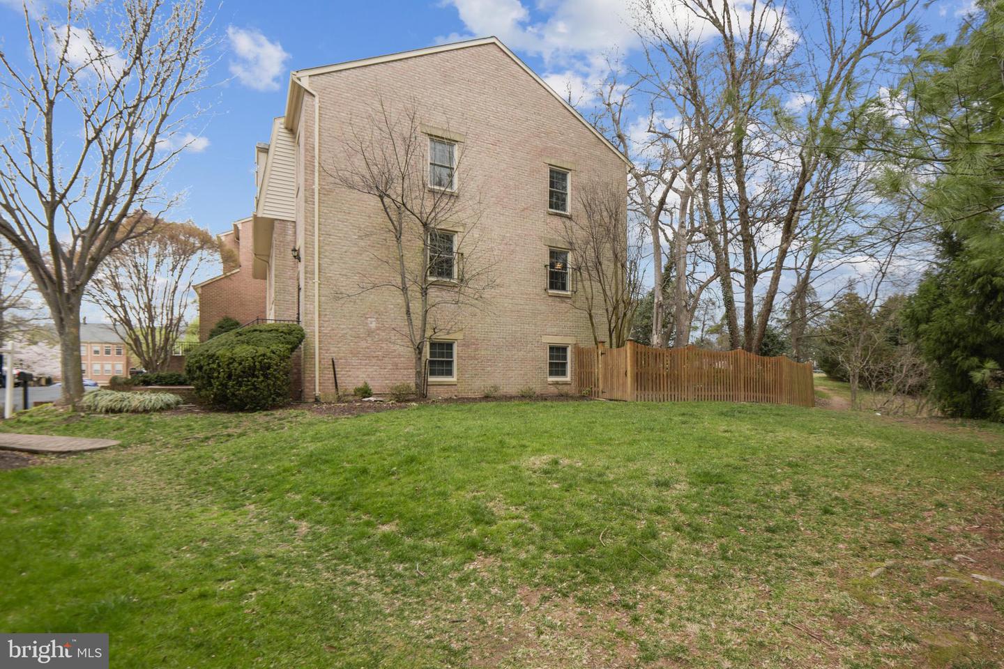 1421 MCLEAN MEWS COURT