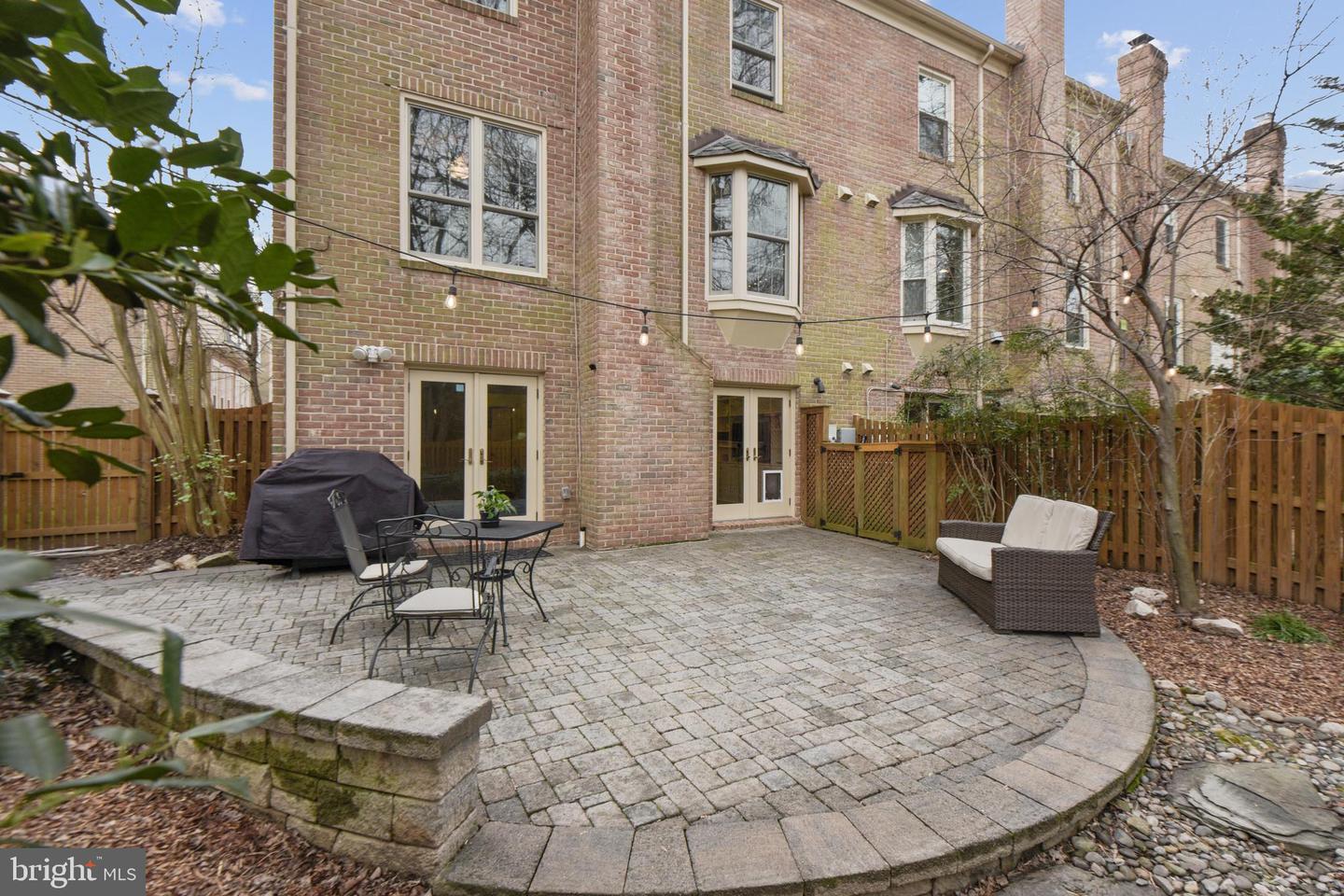 1421 MCLEAN MEWS COURT