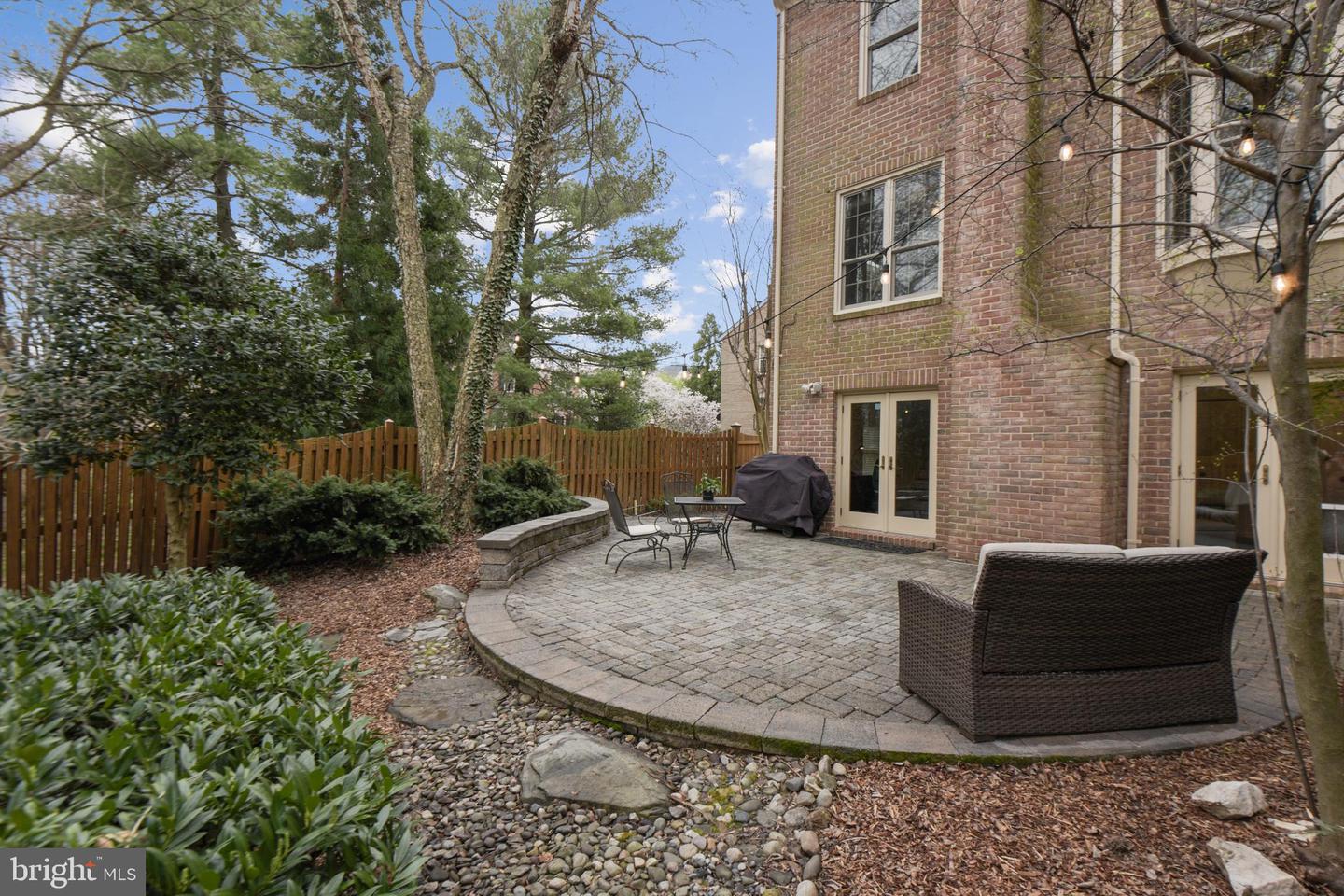 1421 MCLEAN MEWS COURT