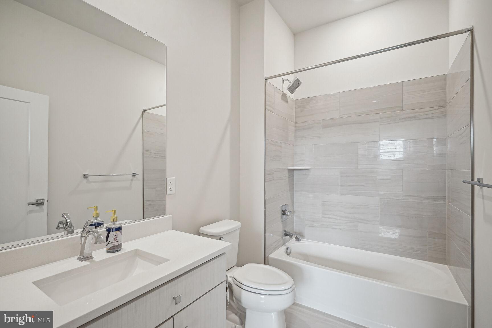 1761 Old Meadow ROAD Unit: 523