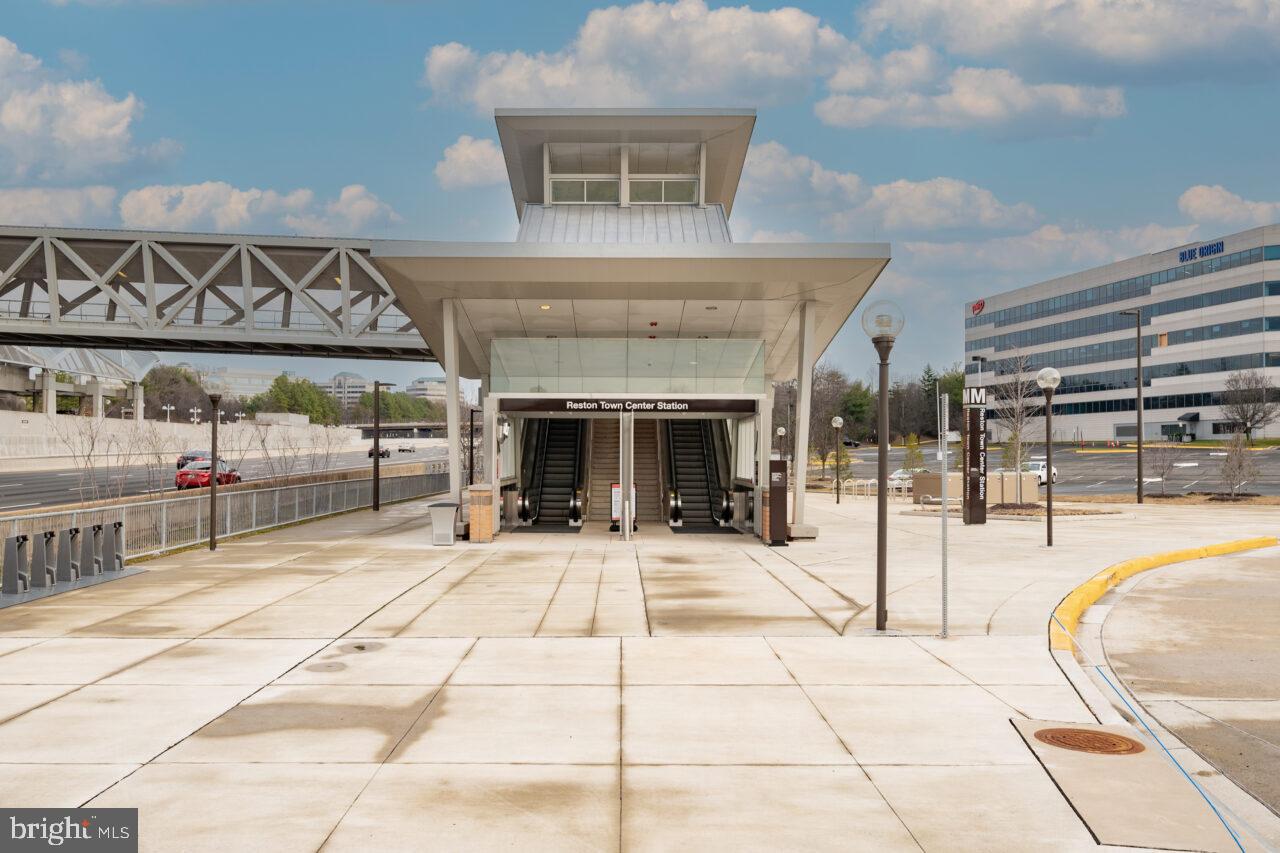 1855 Stratford Park Place Pl Unit: 412