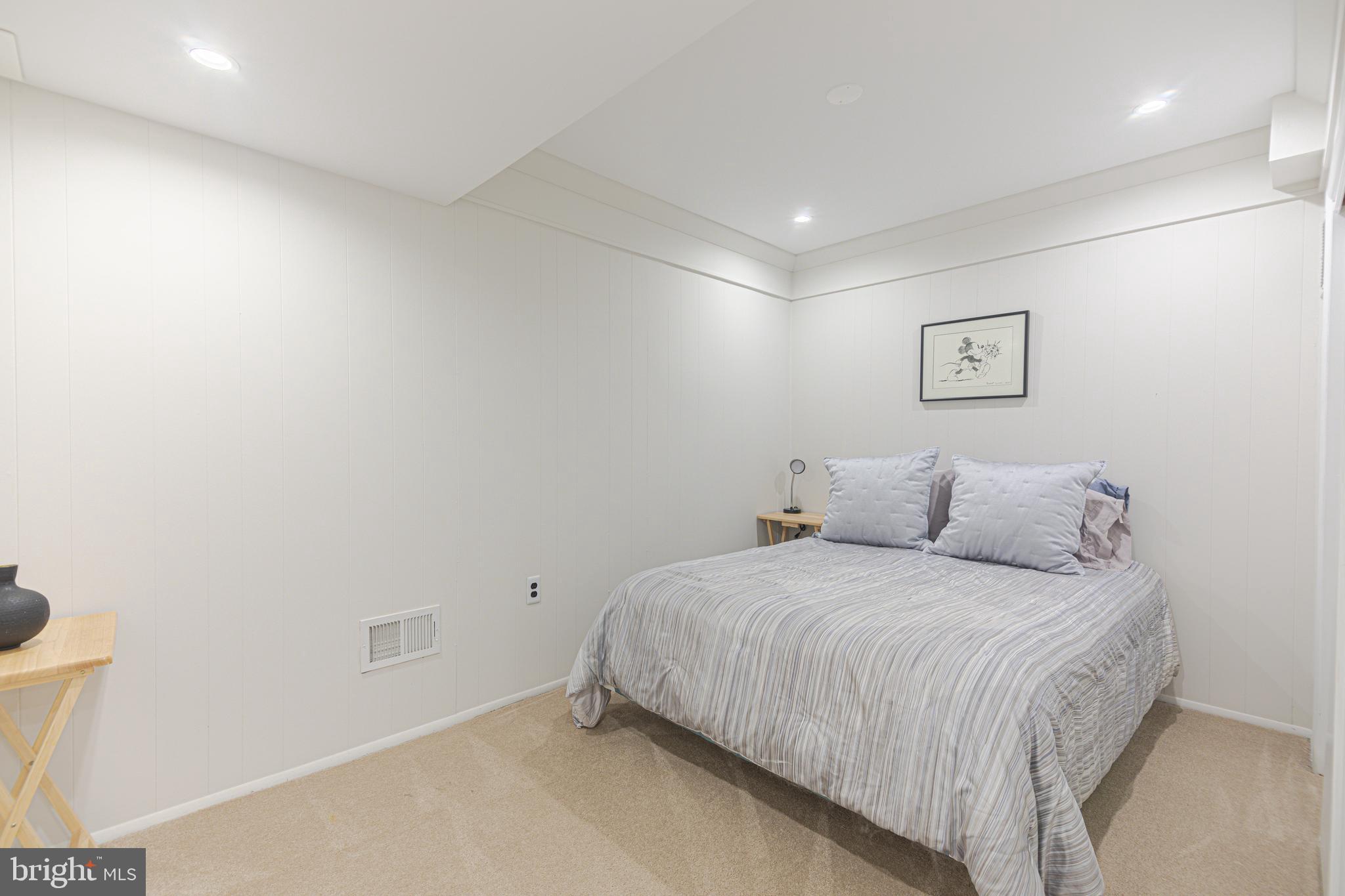 1622 WESTMORELAND STREET