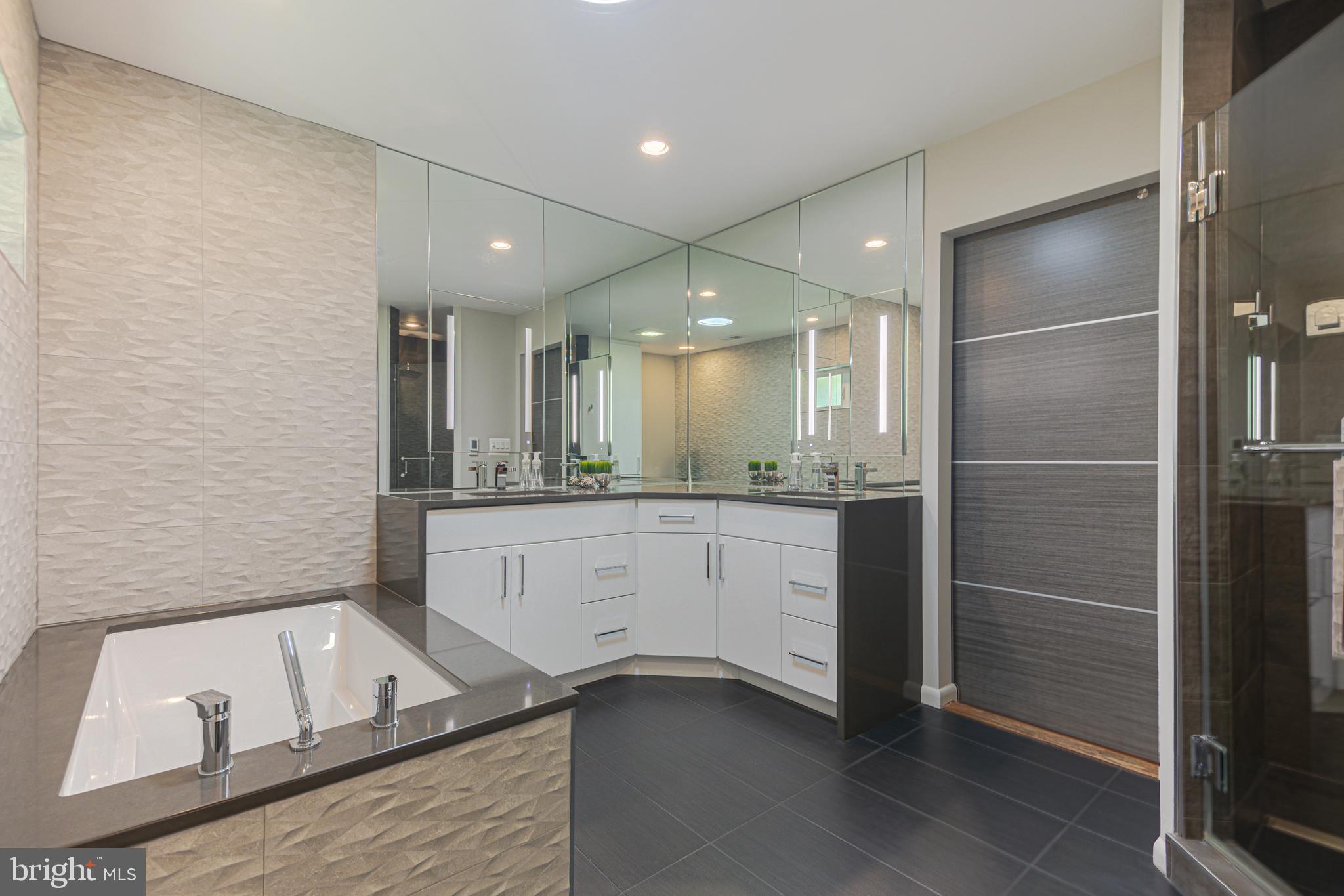 1622 WESTMORELAND STREET