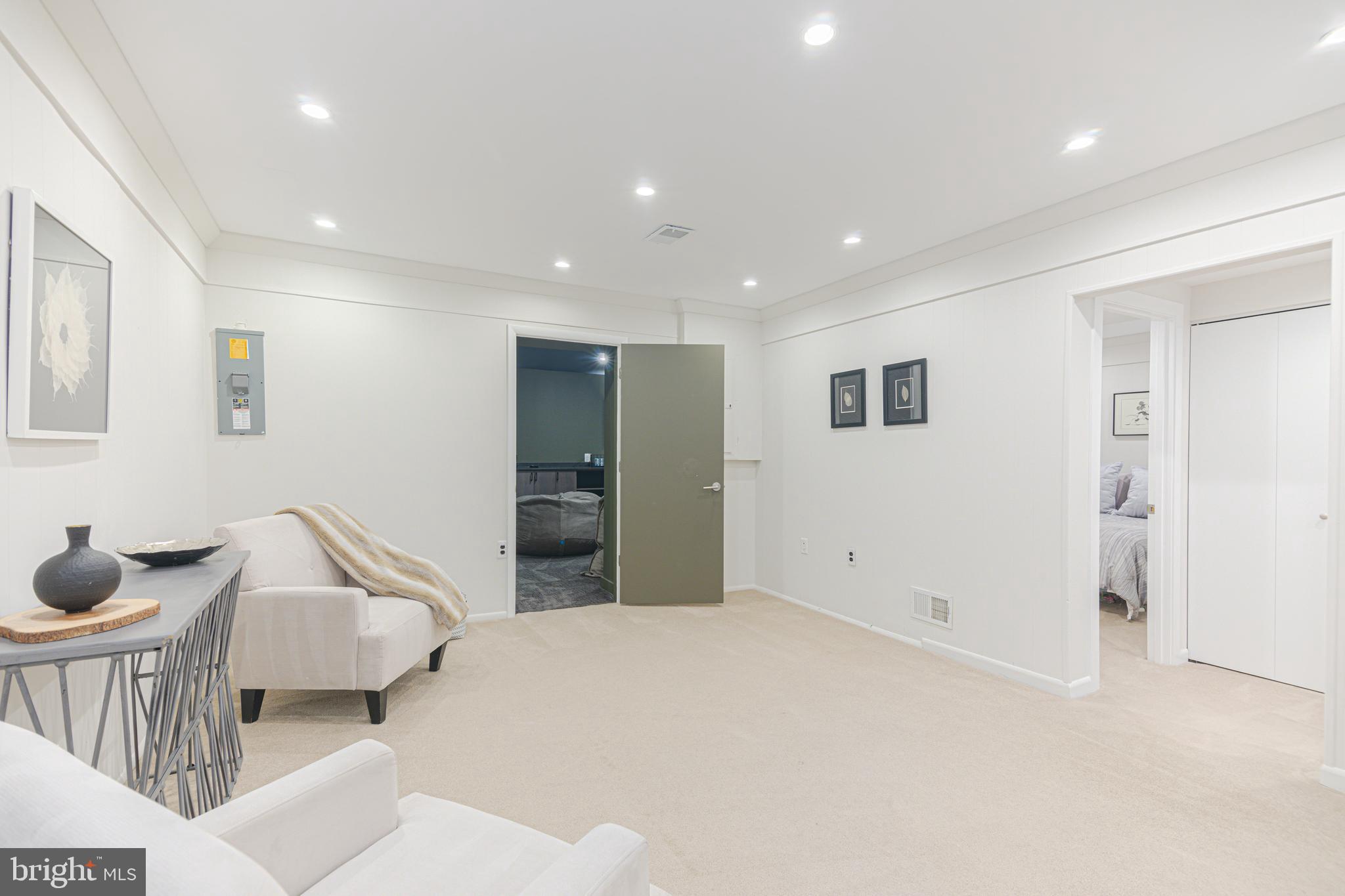 1622 WESTMORELAND STREET