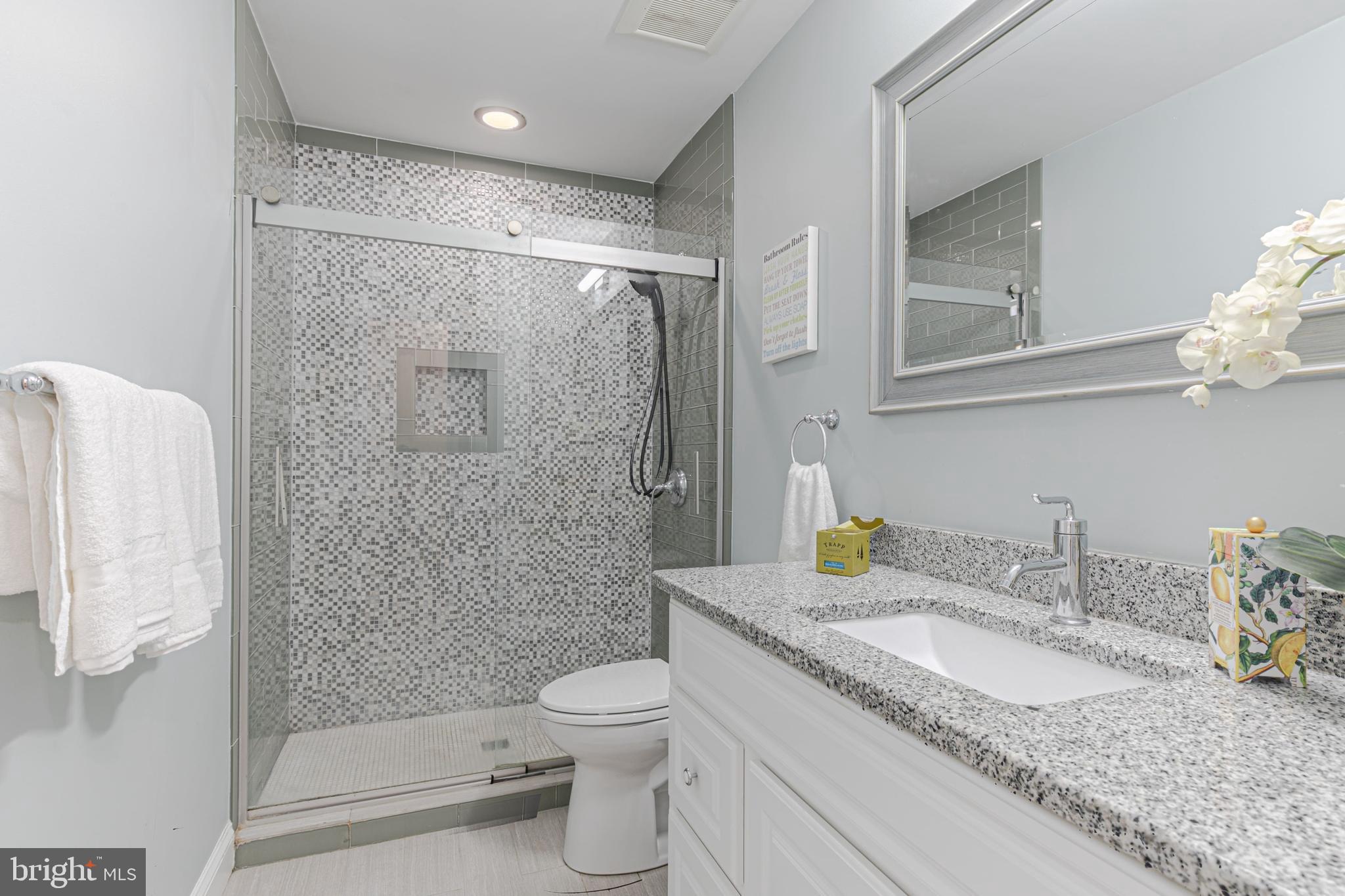 6513 BELLAMINE COURT