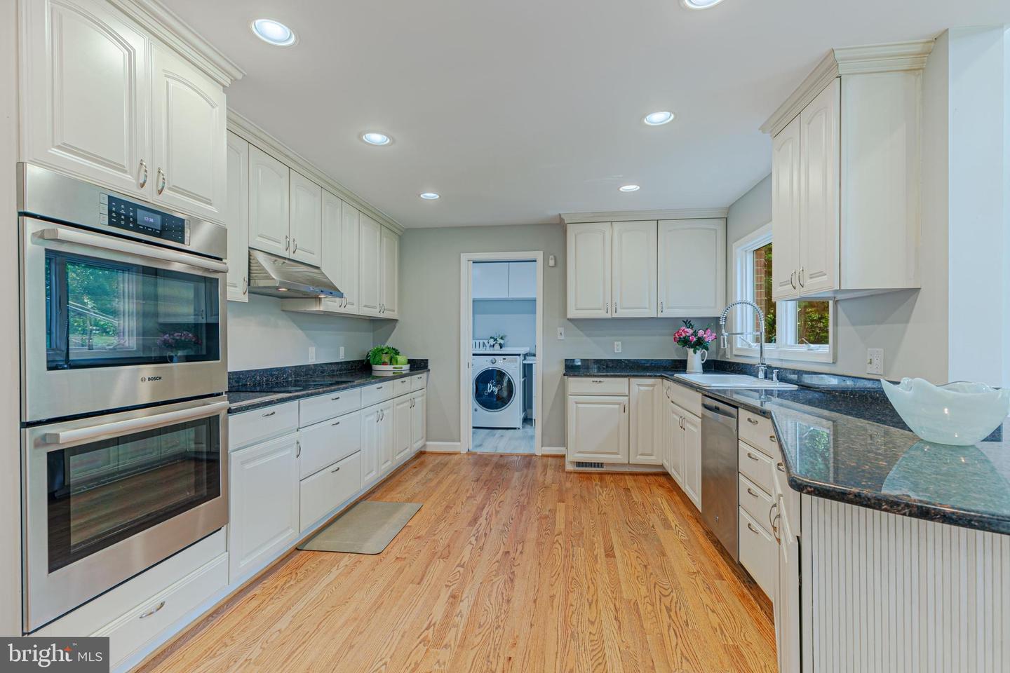6513 BELLAMINE COURT