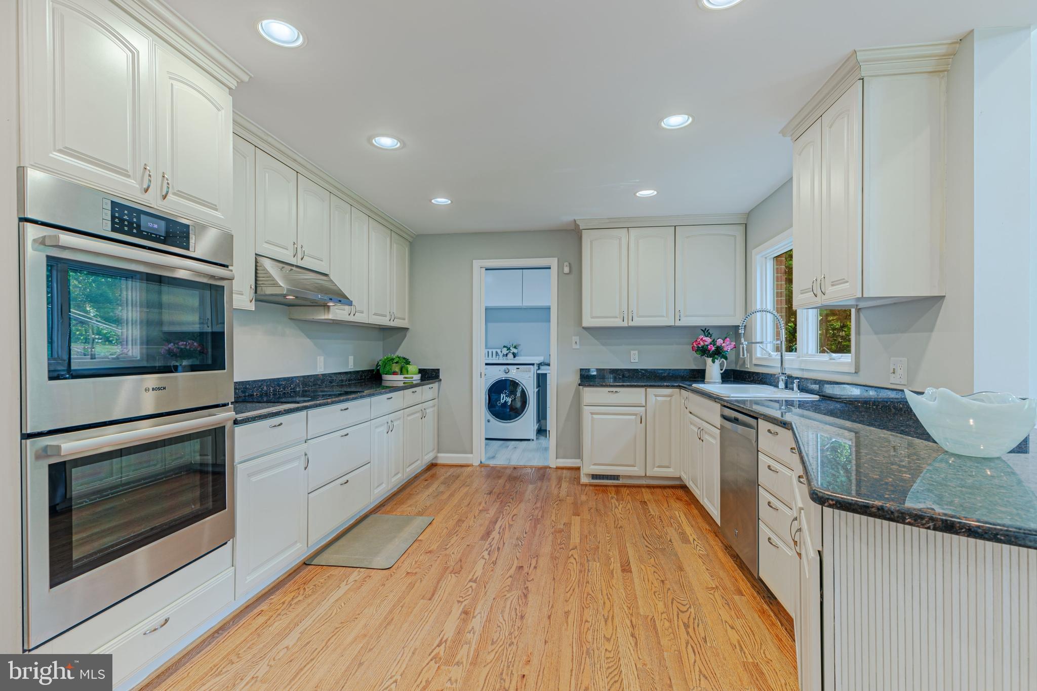 6513 BELLAMINE COURT