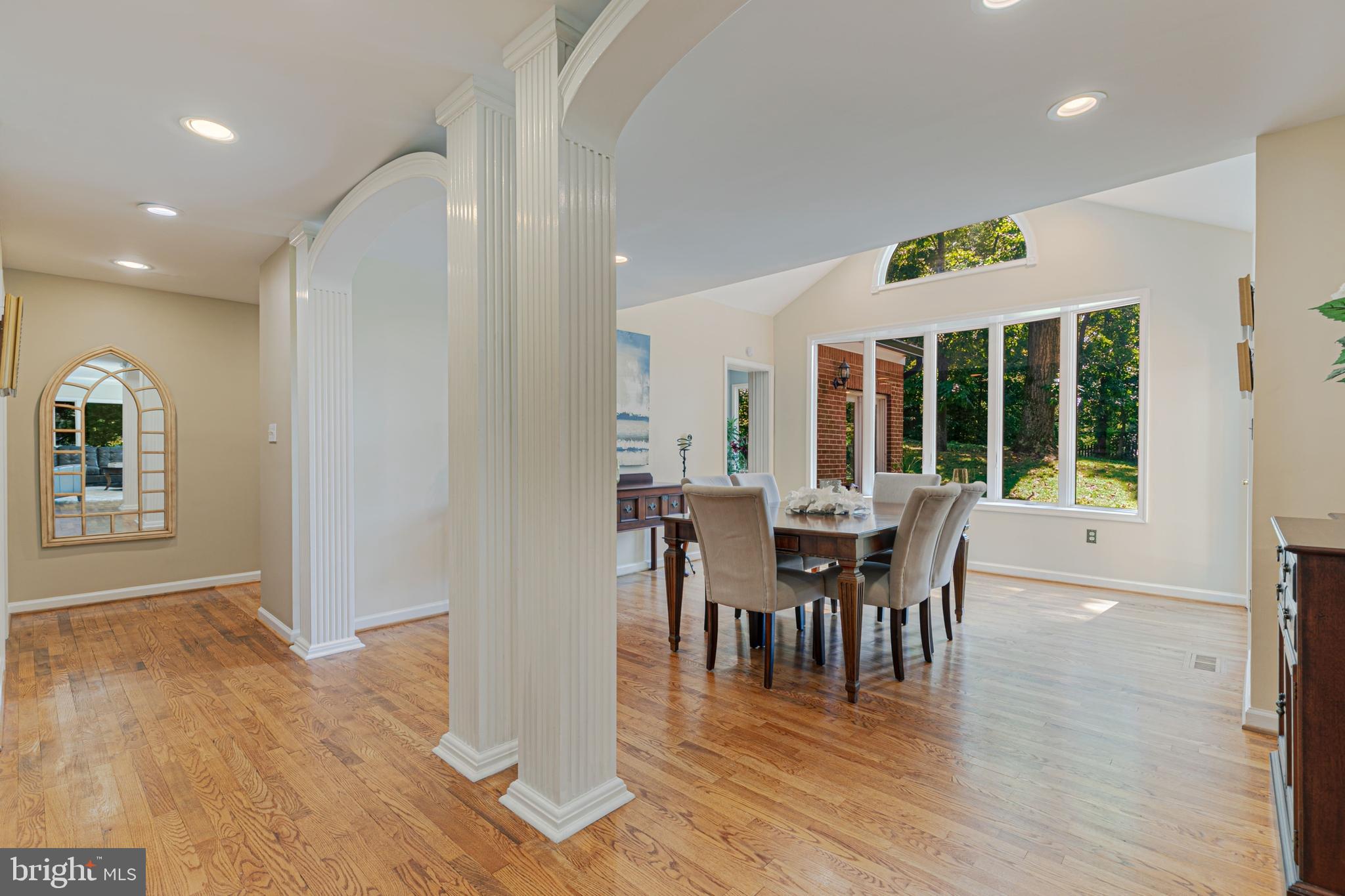 6513 BELLAMINE COURT