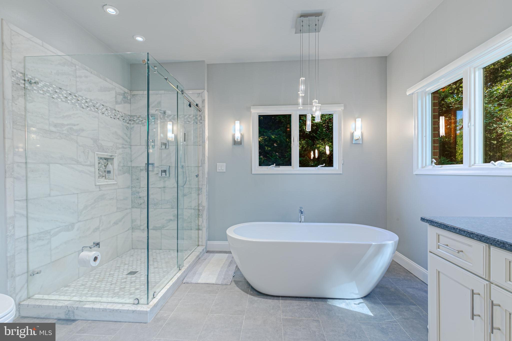 6513 BELLAMINE COURT