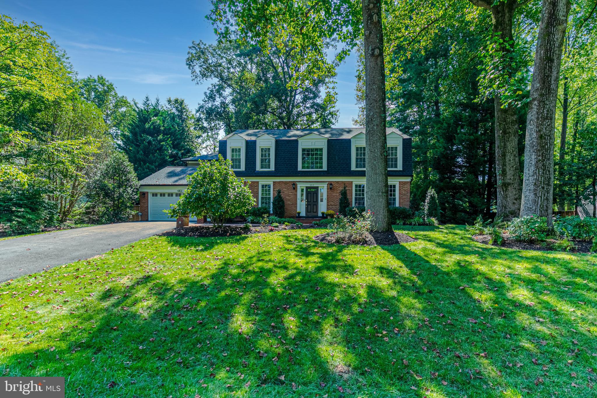 6513 BELLAMINE COURT