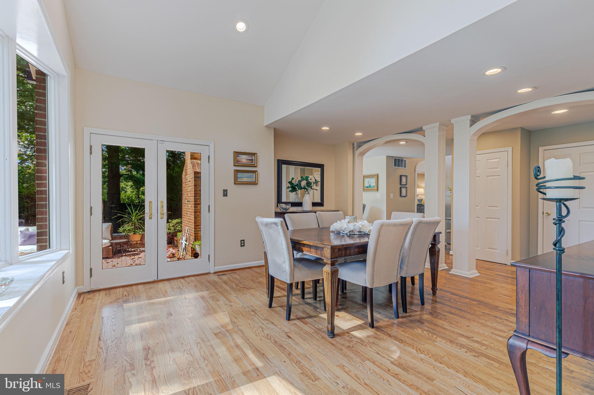 6513 BELLAMINE COURT