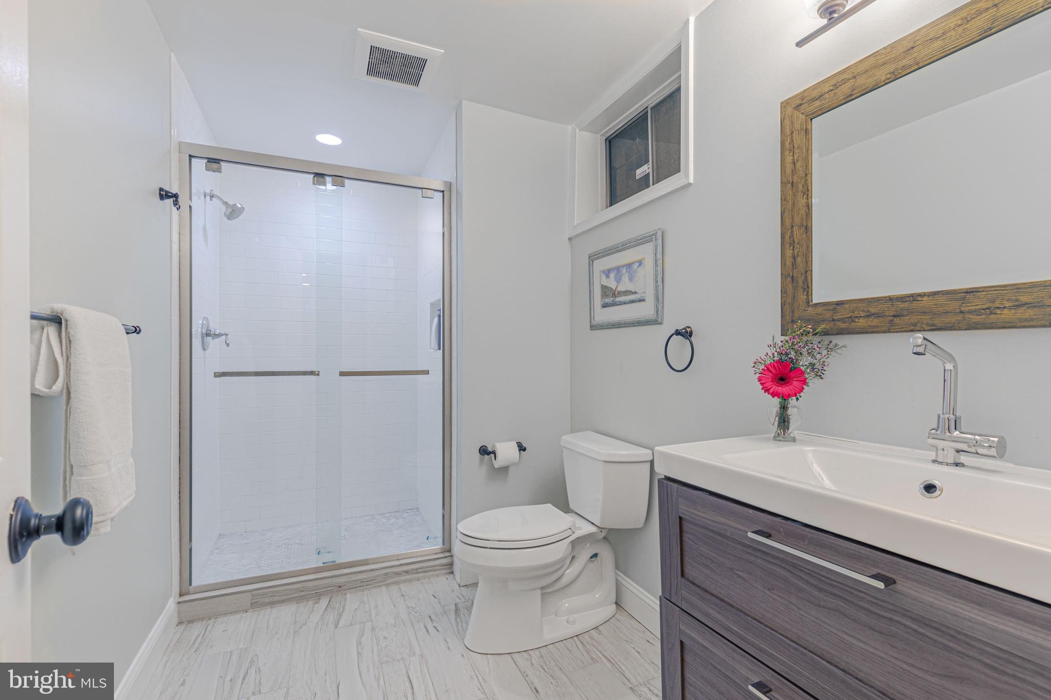 6513 BELLAMINE COURT