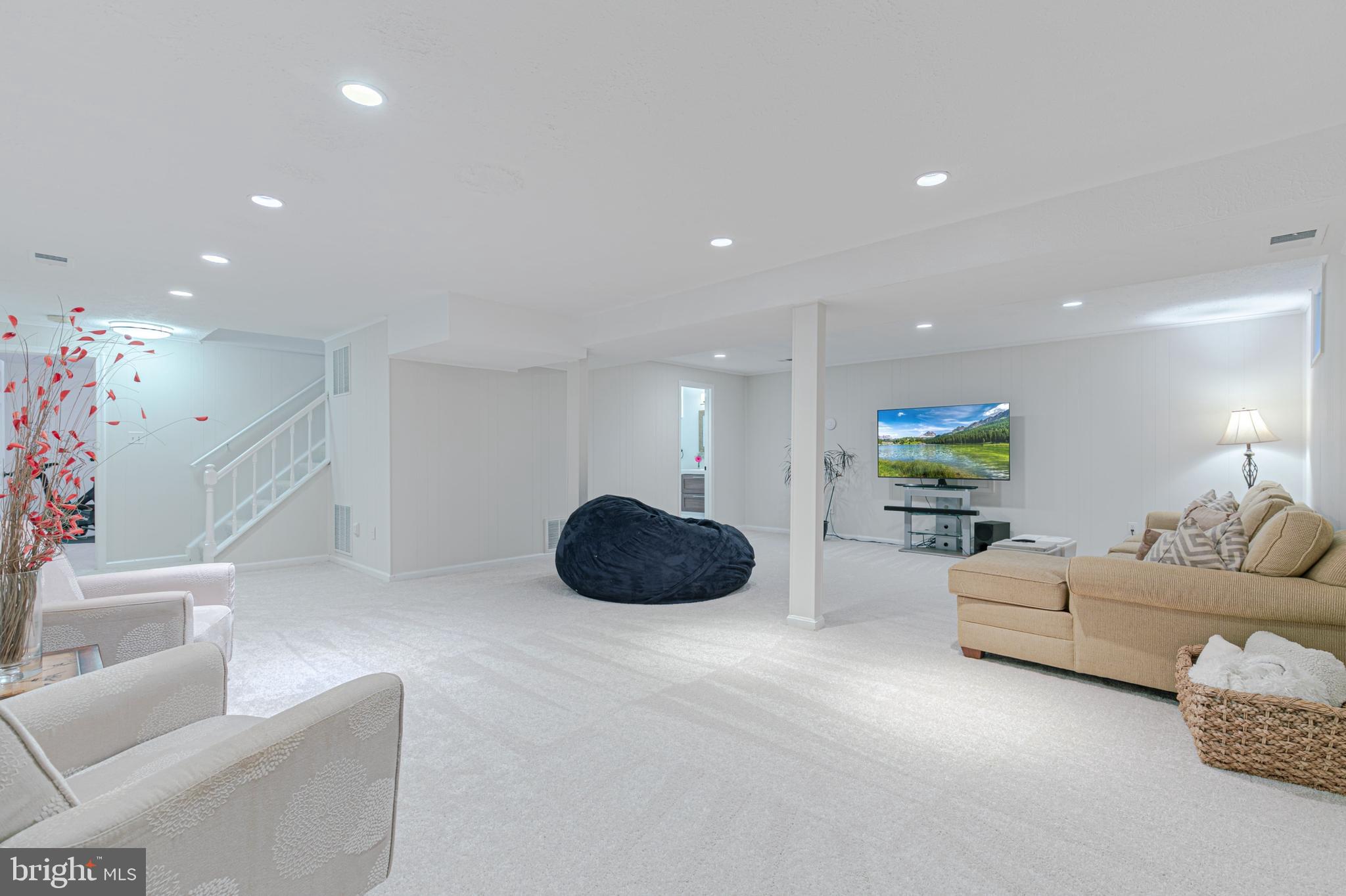 6513 BELLAMINE COURT