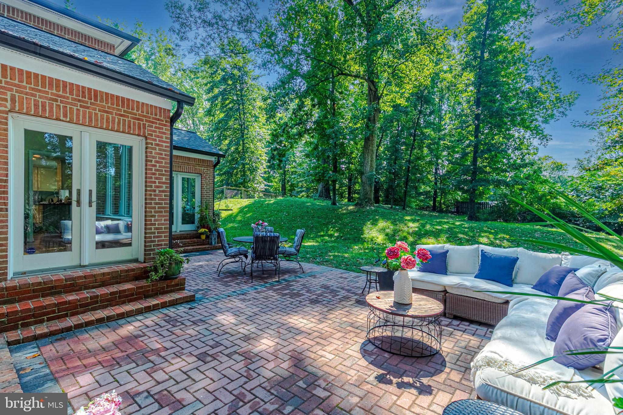 6513 BELLAMINE COURT