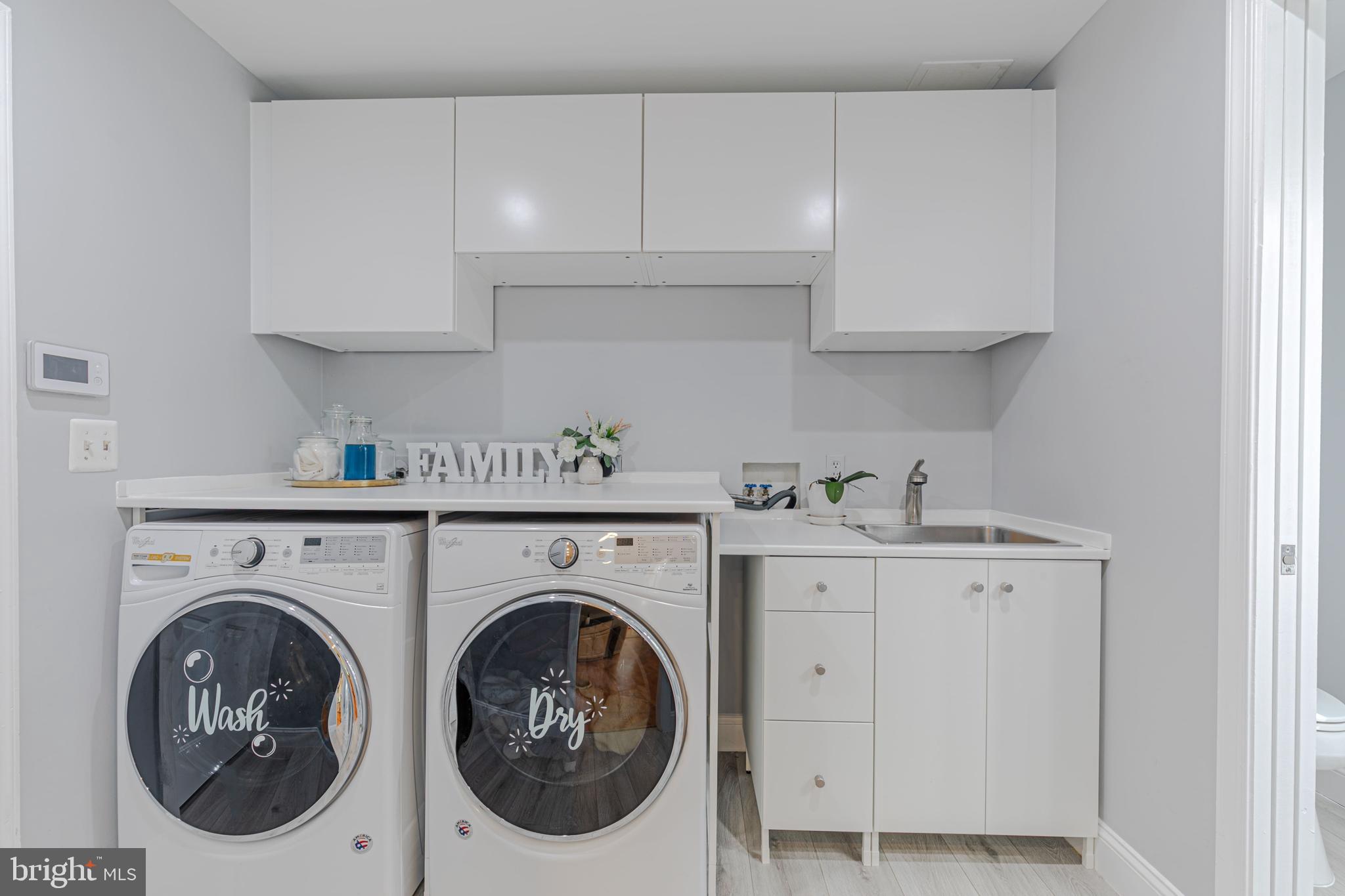 6513 BELLAMINE COURT