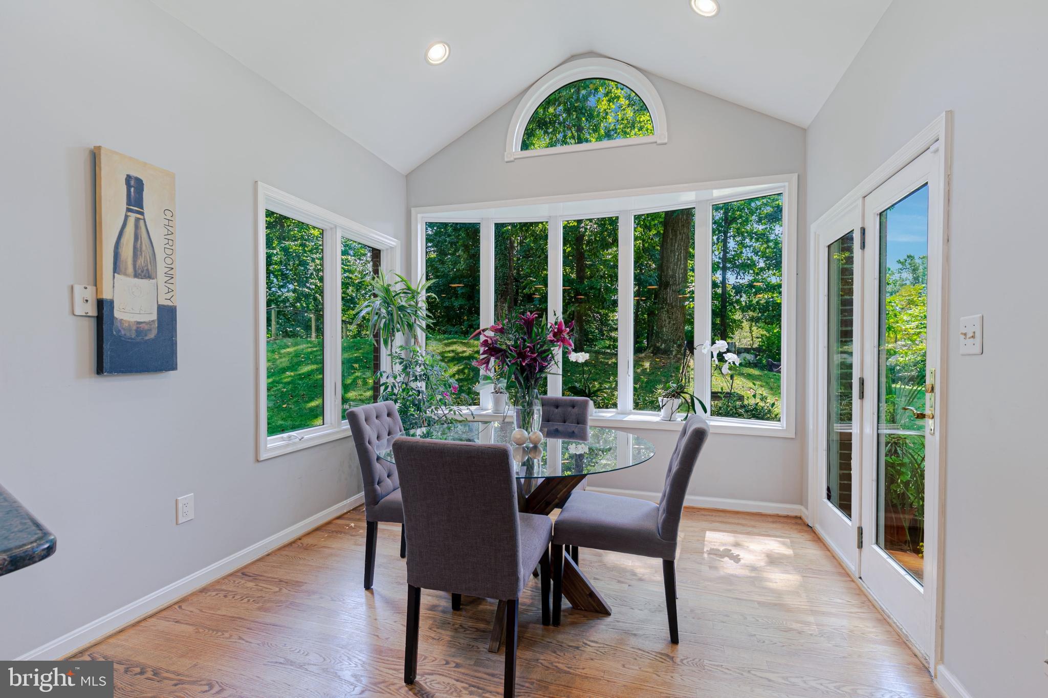 6513 BELLAMINE COURT