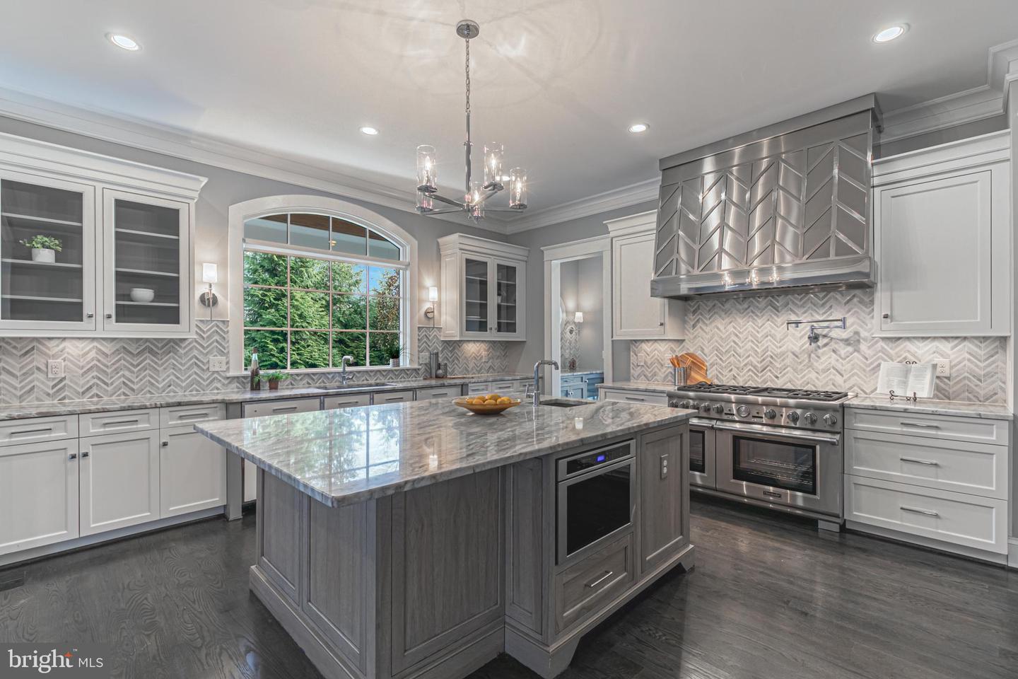 5906 Calla DRIVE