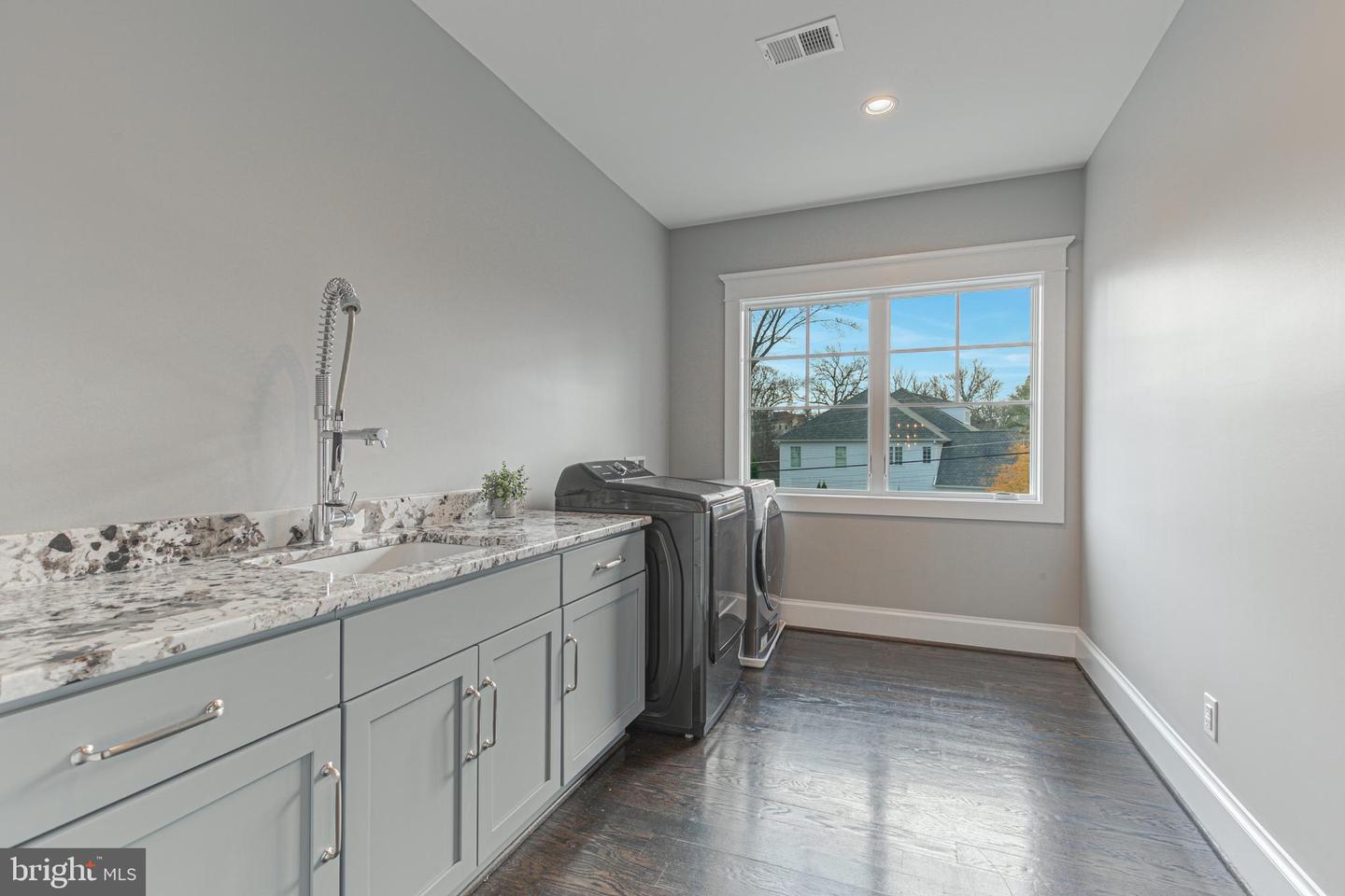 5906 Calla DRIVE