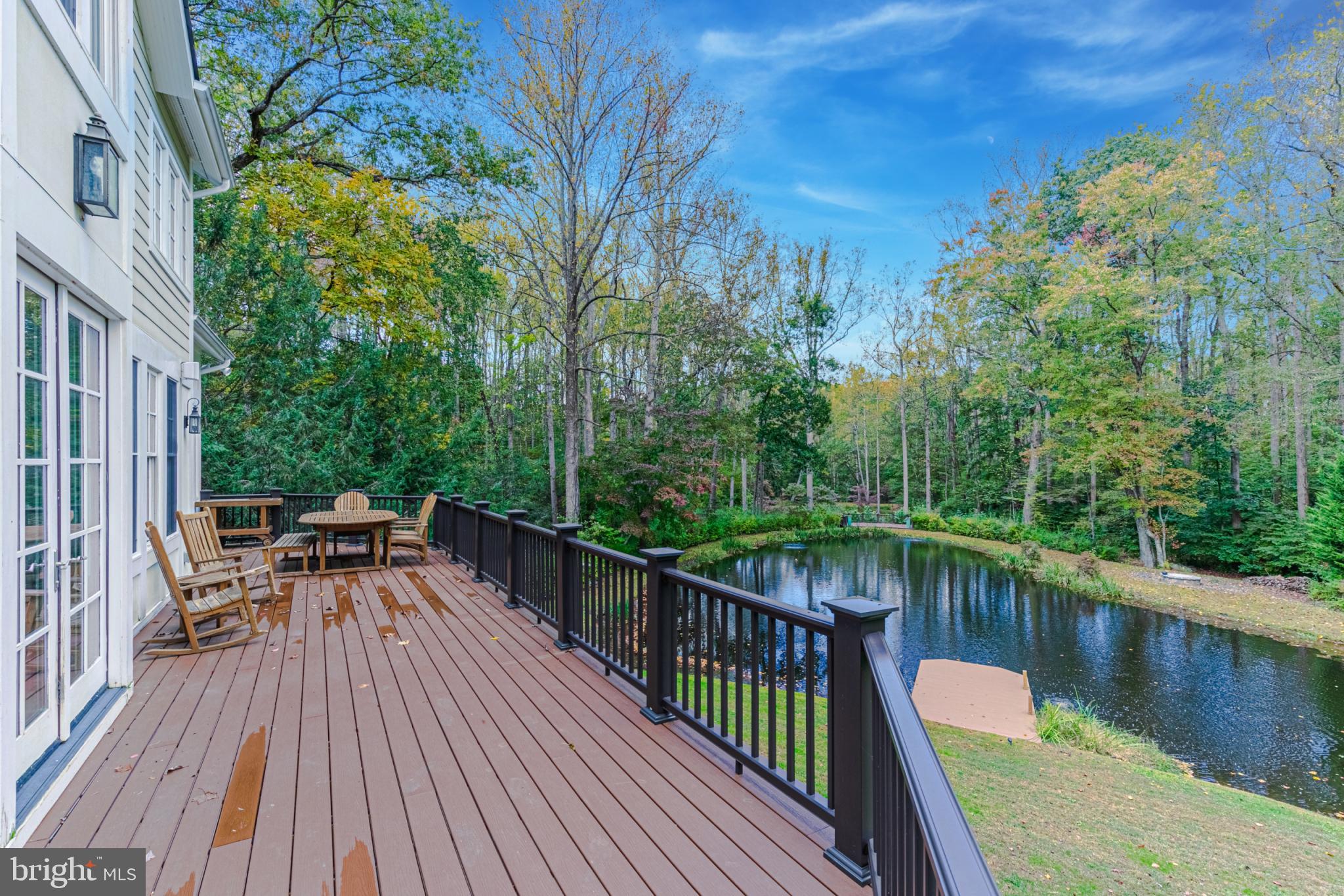 910 Peacock Station Rd