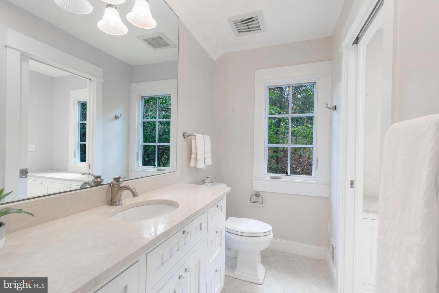 910 Peacock Station Rd