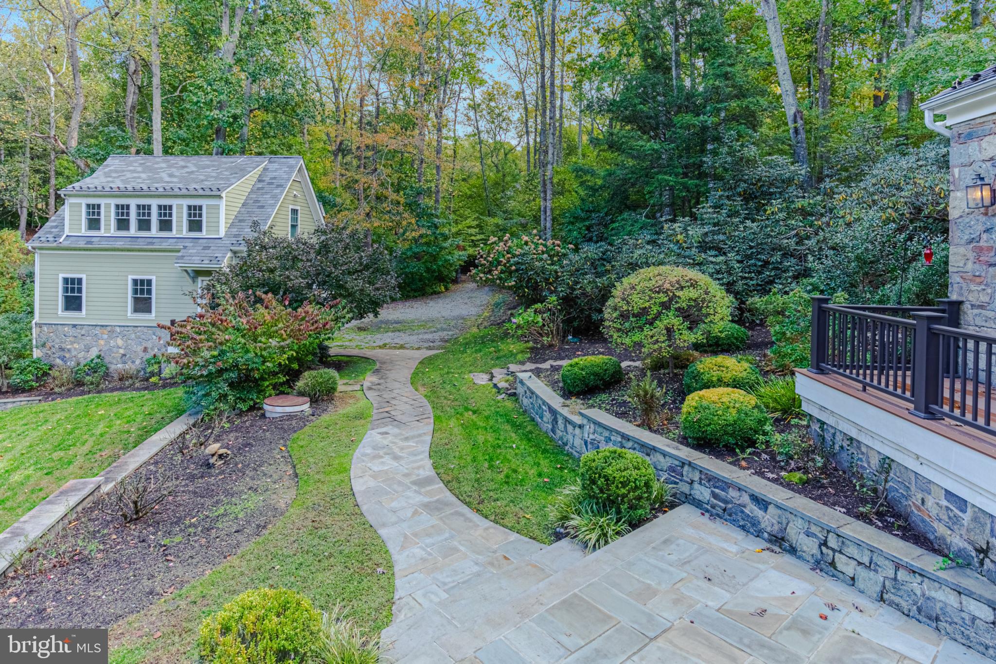 910 Peacock Station Rd