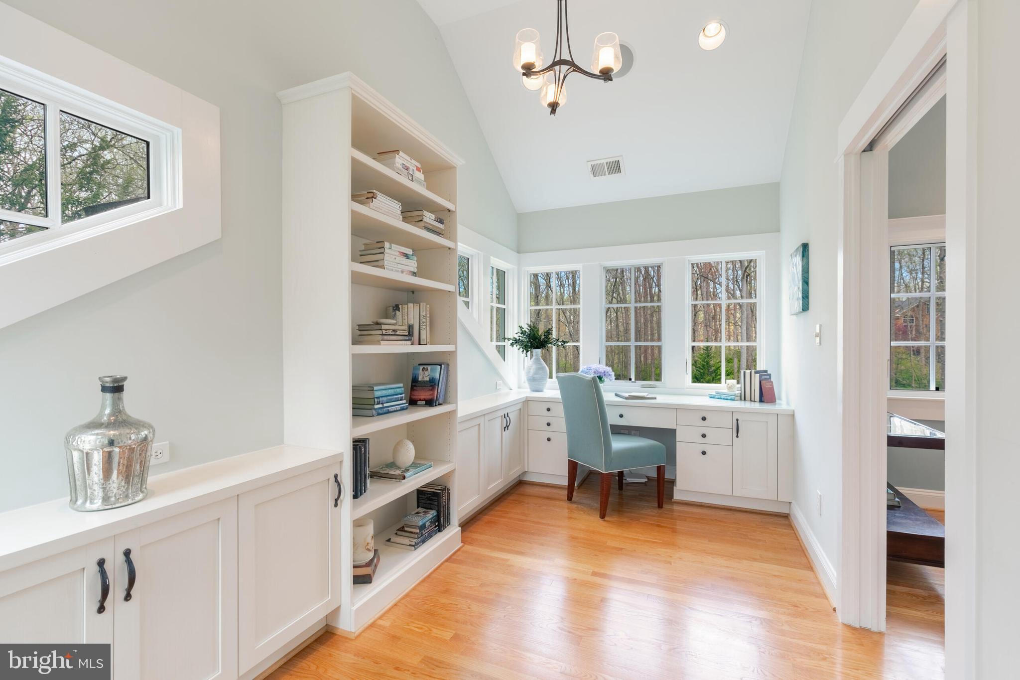 910 Peacock Station Rd