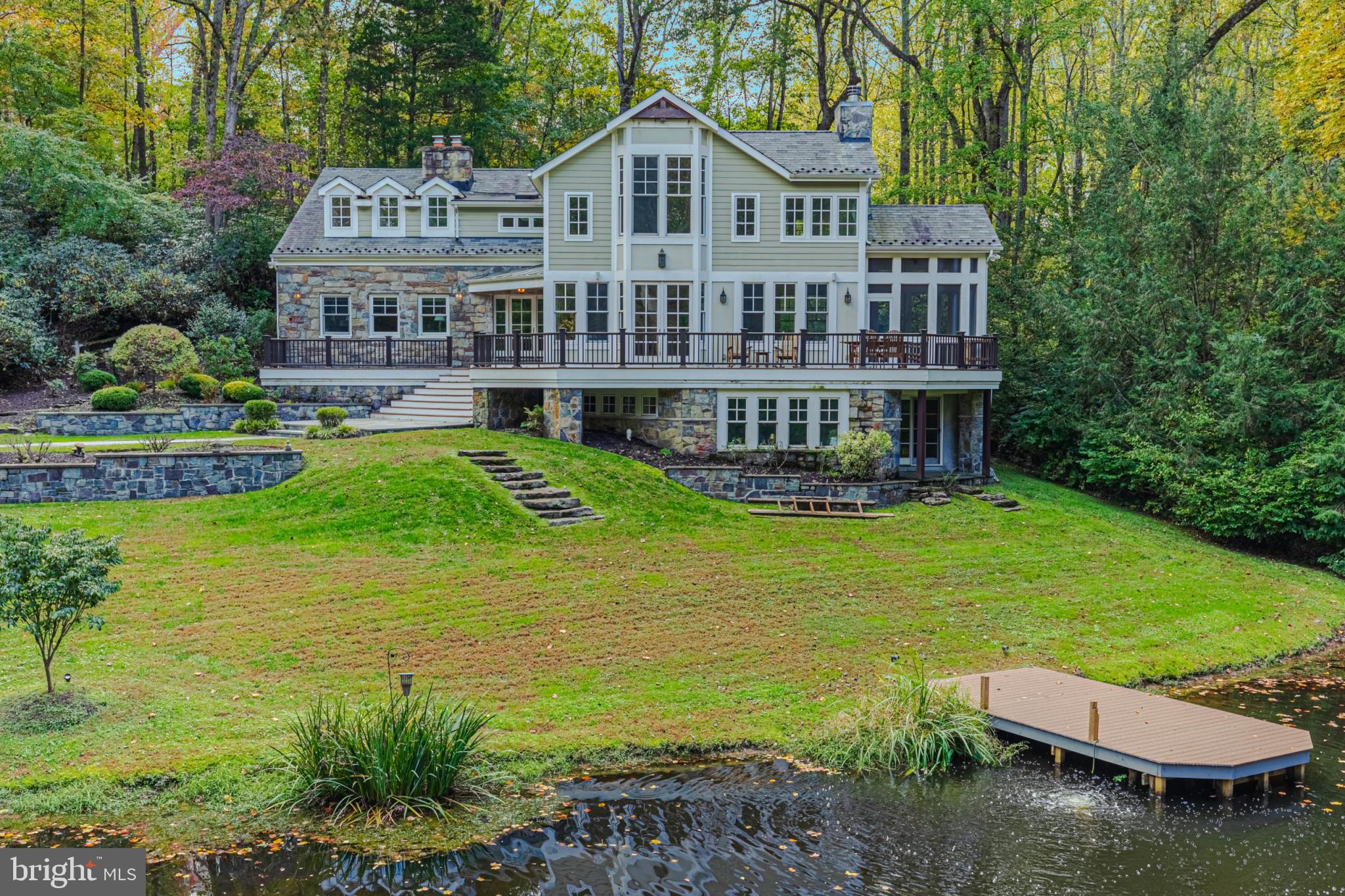 910 Peacock Station Rd