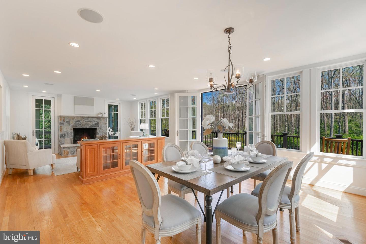 910 Peacock Station Rd