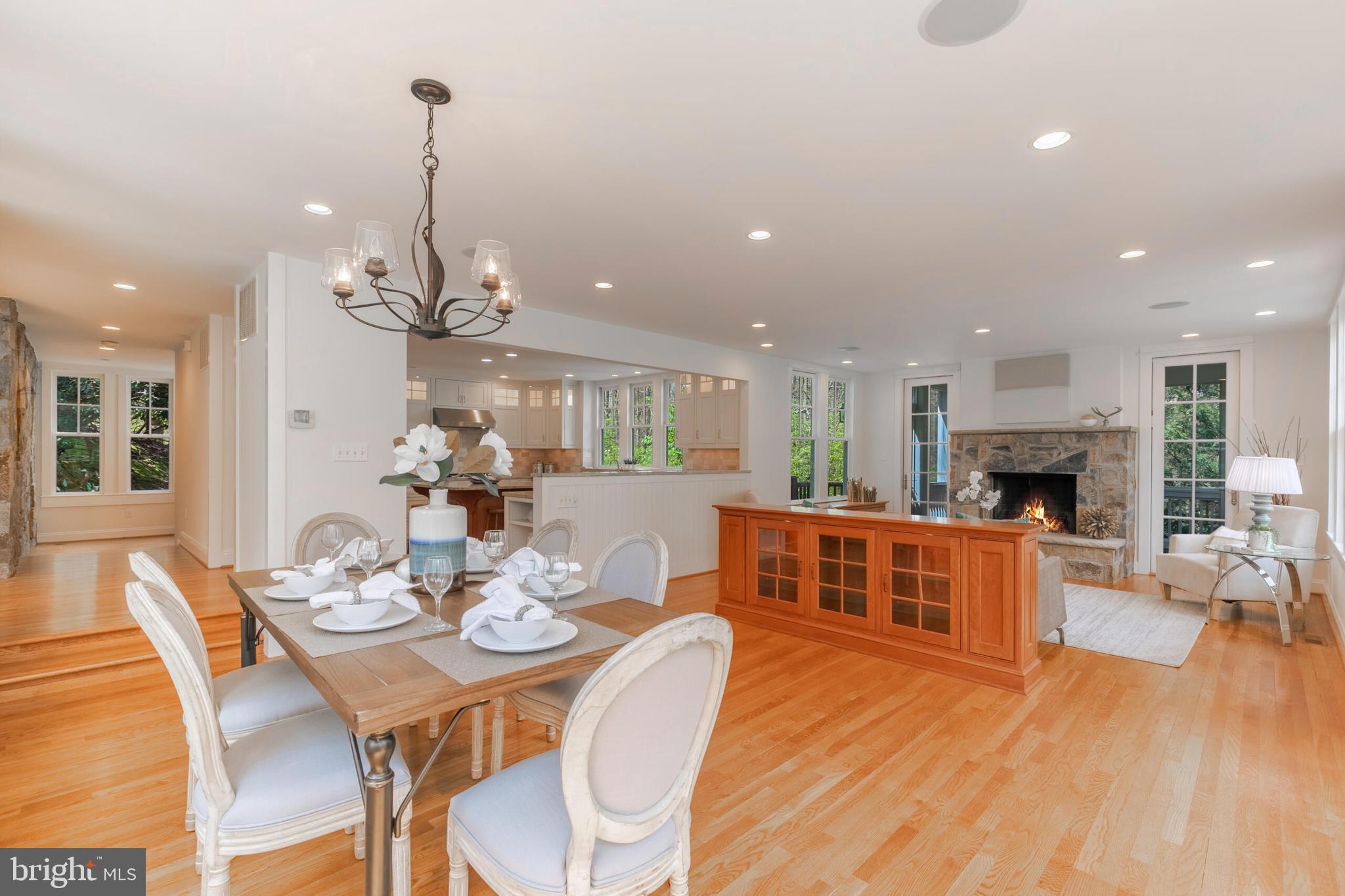 910 Peacock Station Rd