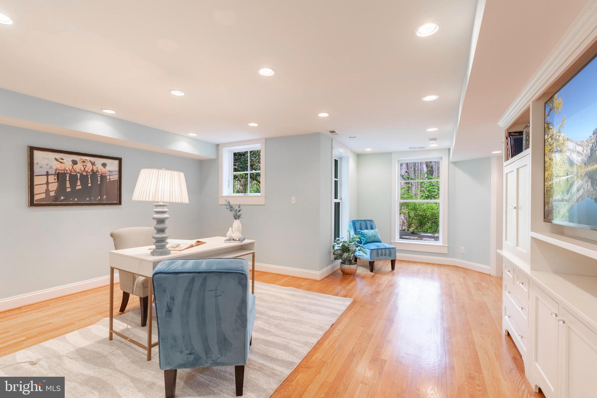 910 Peacock Station Rd