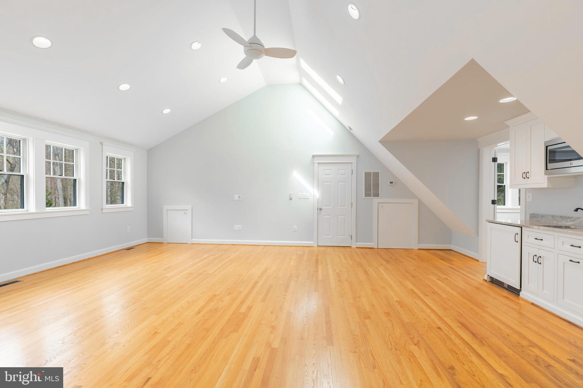 910 Peacock Station Rd